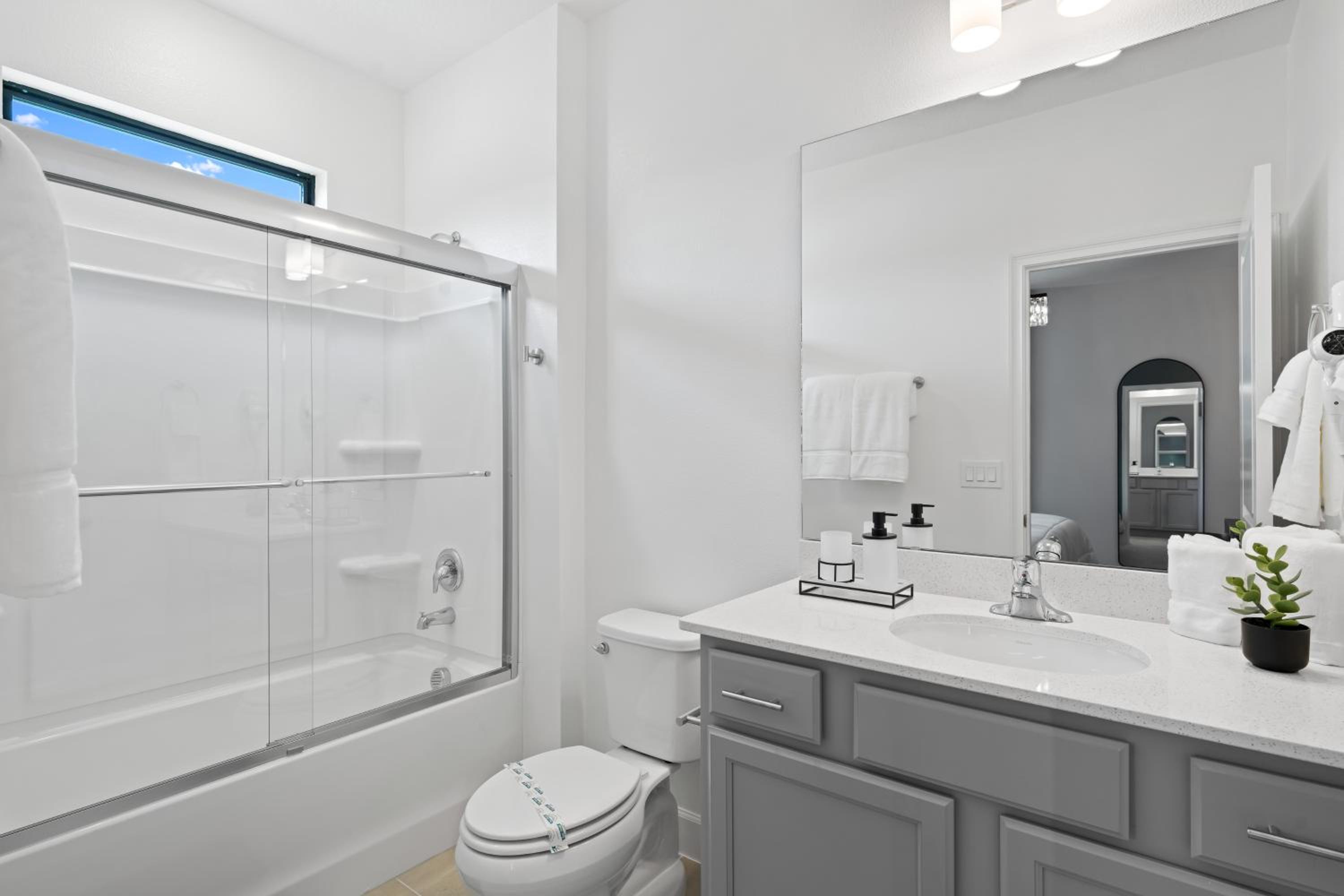 Brand New Modern State of the Art Home! Sleeps 31