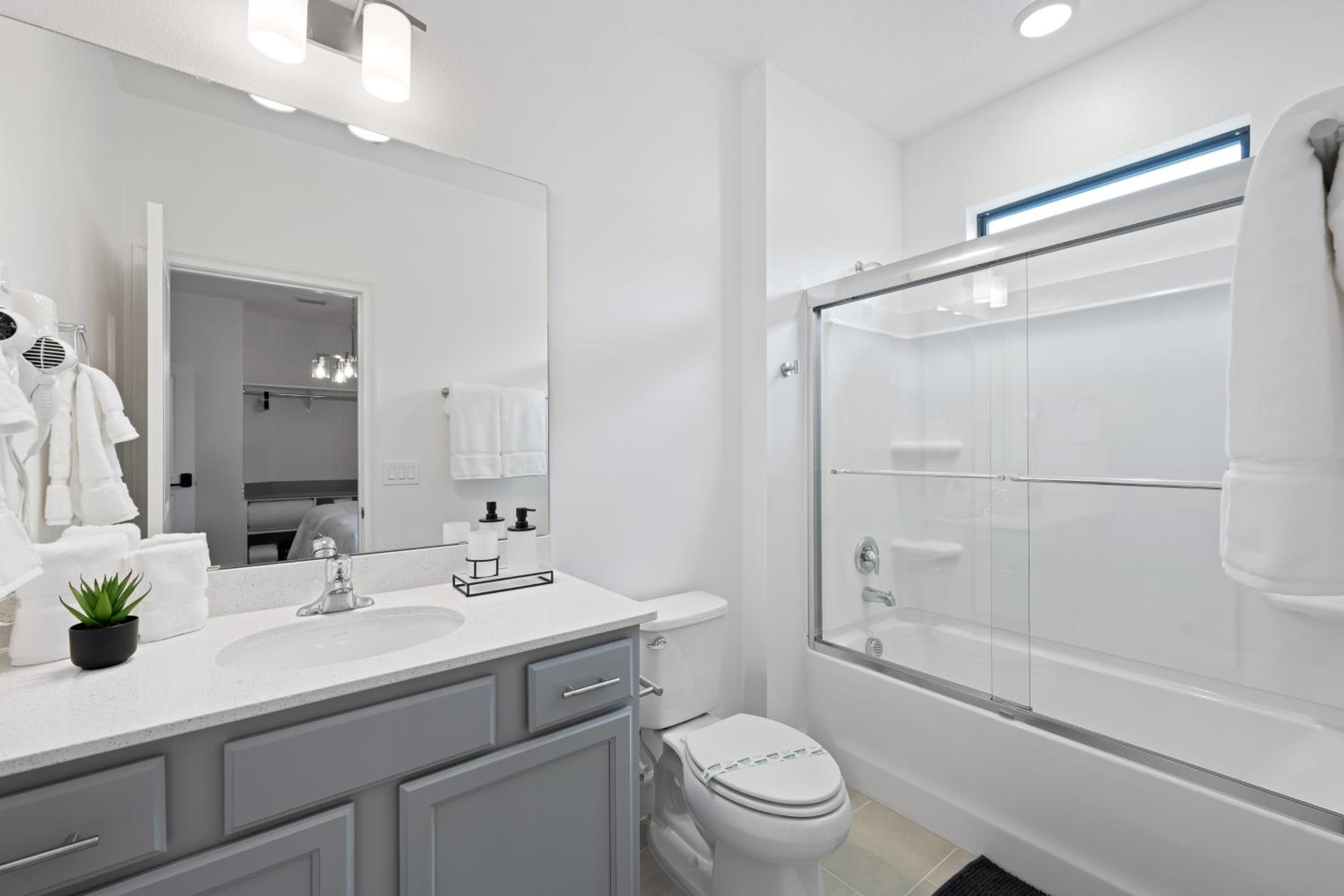 Brand New Modern State of the Art Home! Sleeps 31