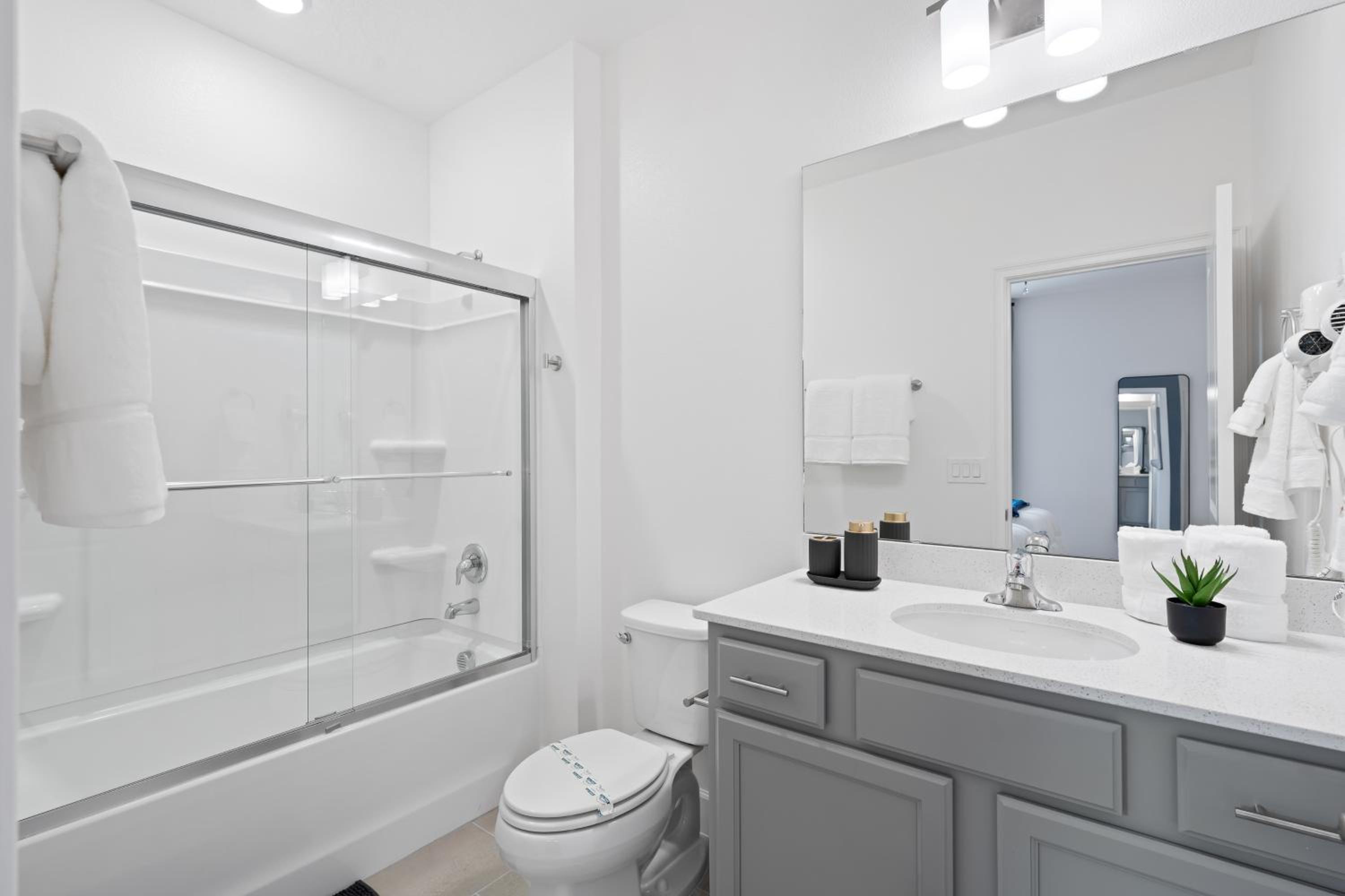 Brand New Modern State of the Art Home! Sleeps 31