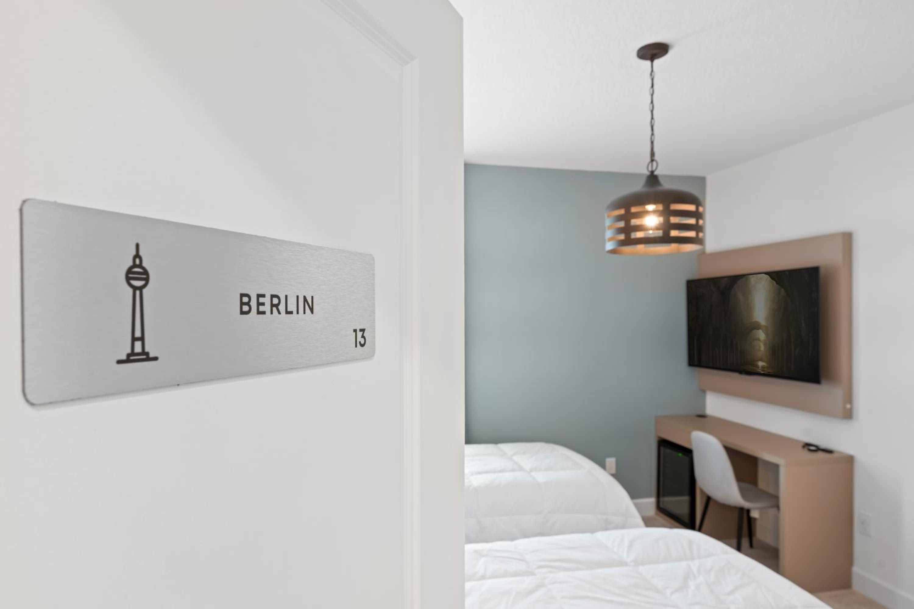 Brand New Modern State of the Art Home! Sleeps 31