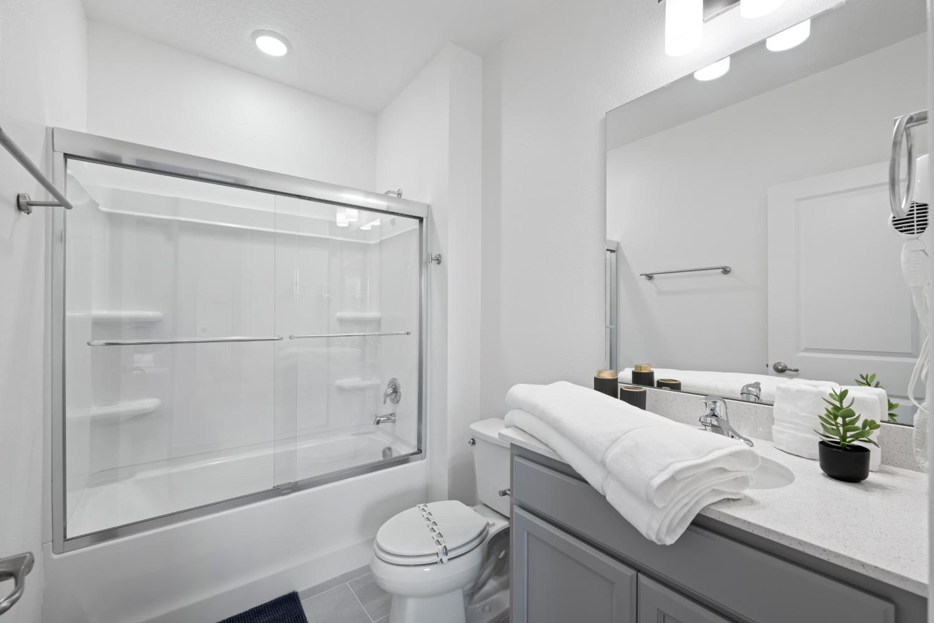 Brand New Modern State of the Art Home! Sleeps 31