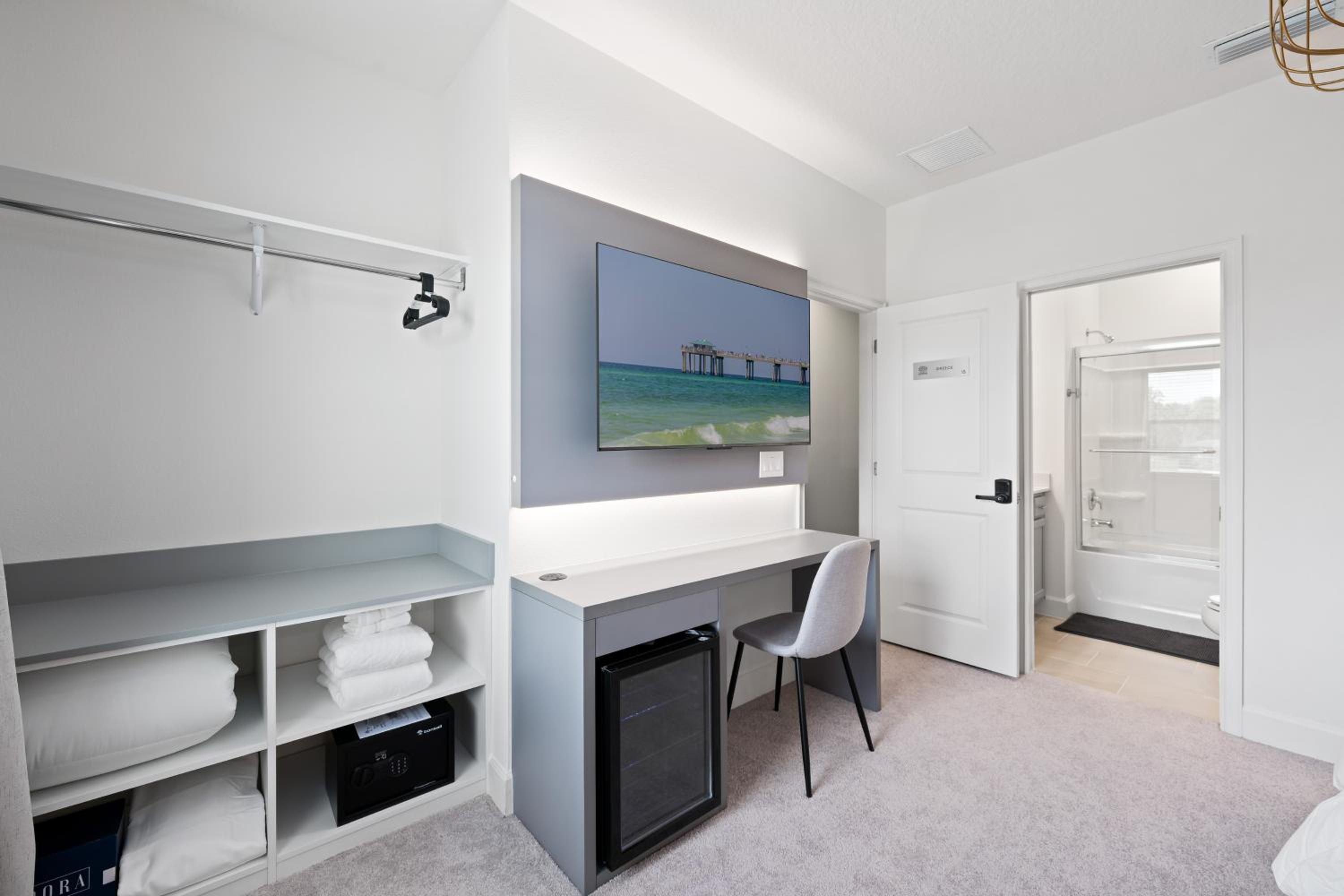 Brand New Modern State of the Art Home! Sleeps 31