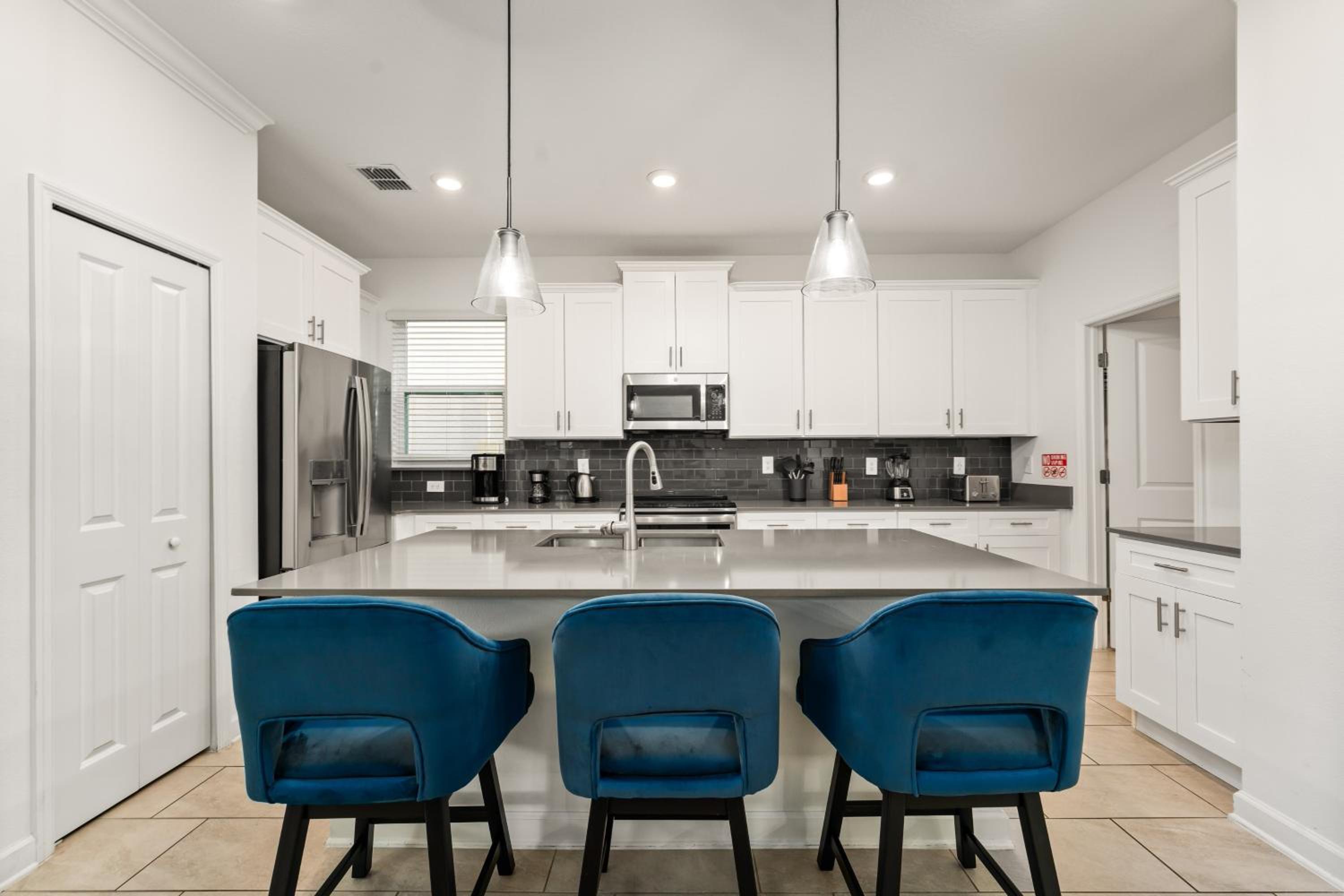 5BR/5BA Home & Storey Lake Water Park Amenities