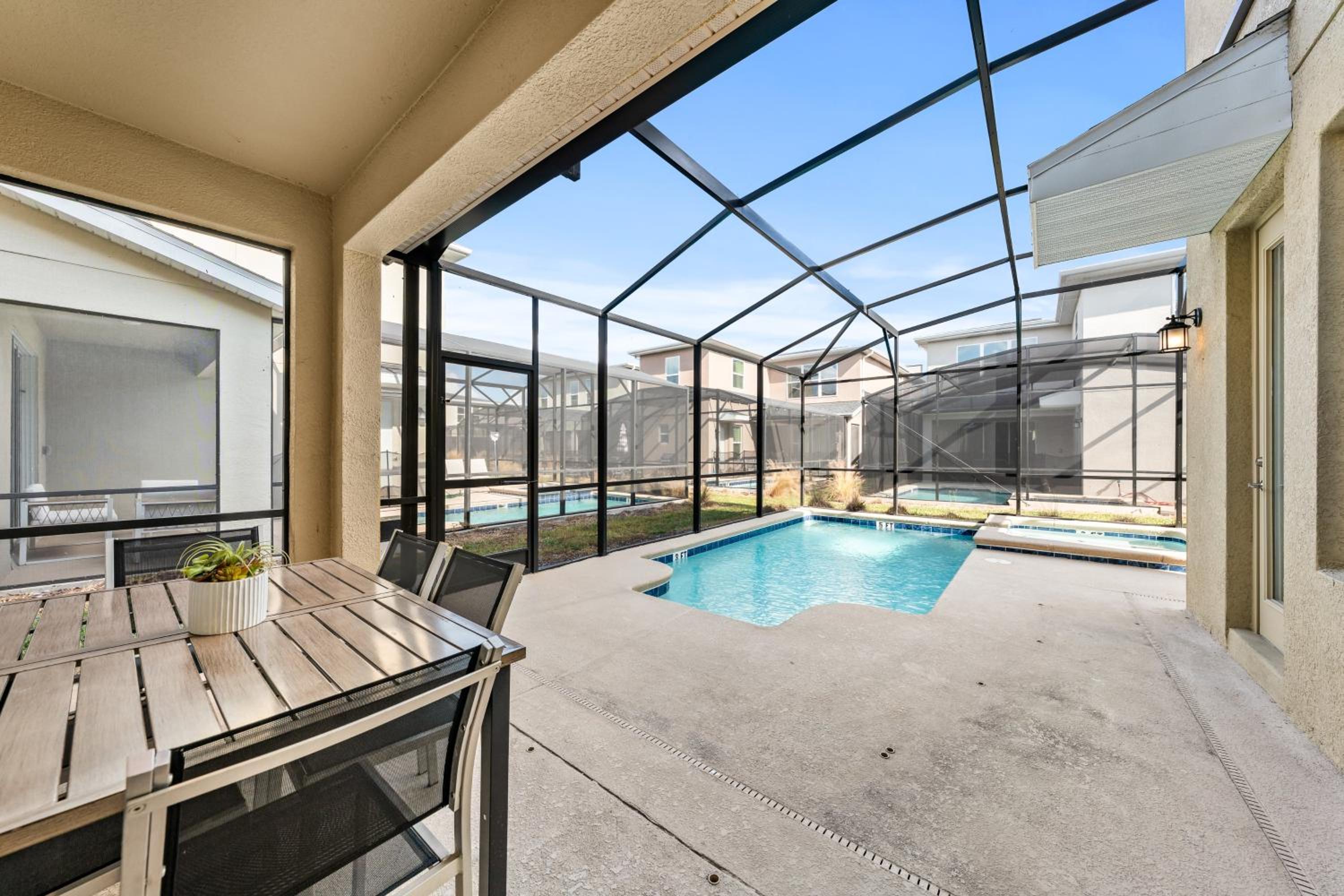 5BR/5BA Home & Storey Lake Water Park Amenities