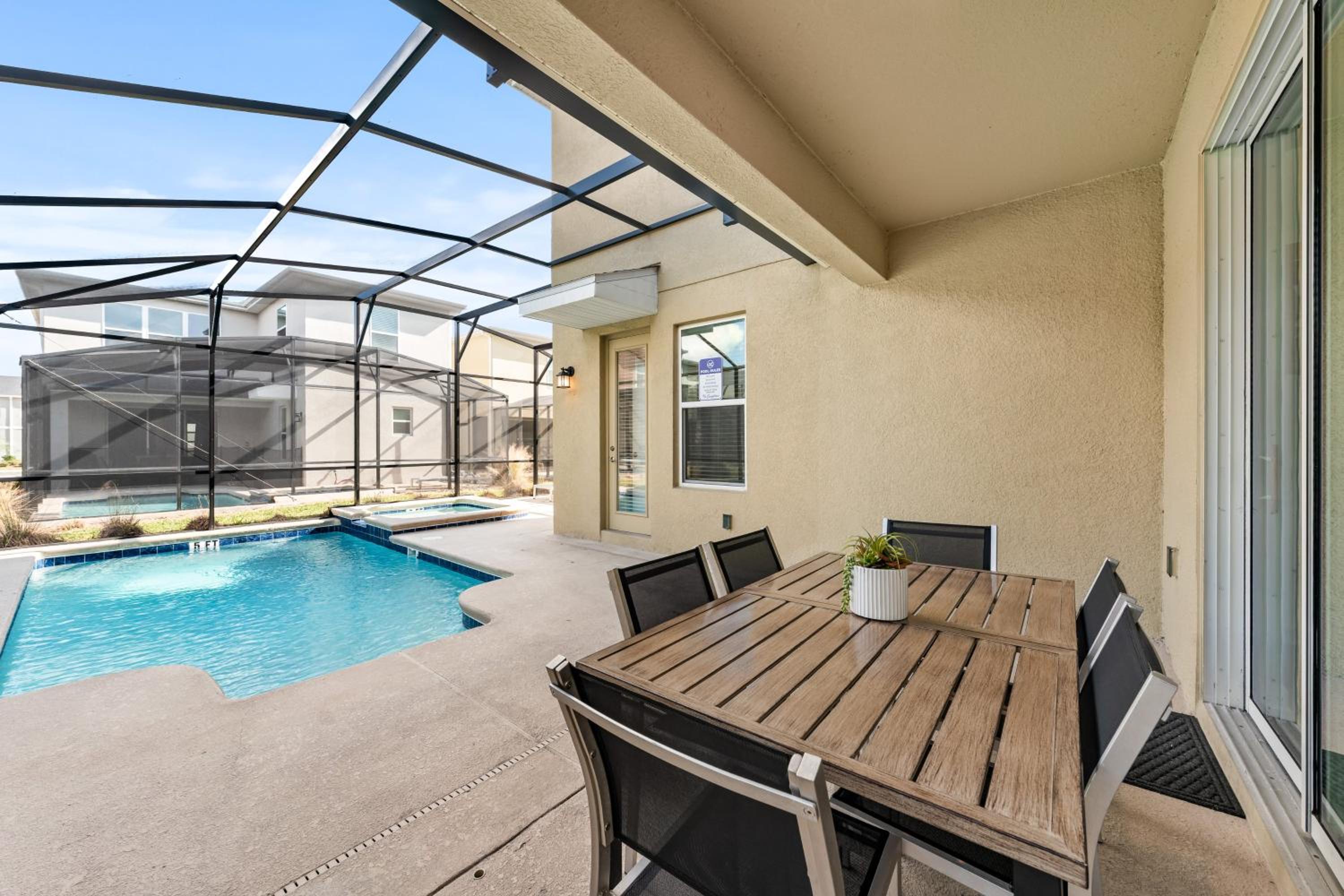 5BR/5BA Home & Storey Lake Water Park Amenities