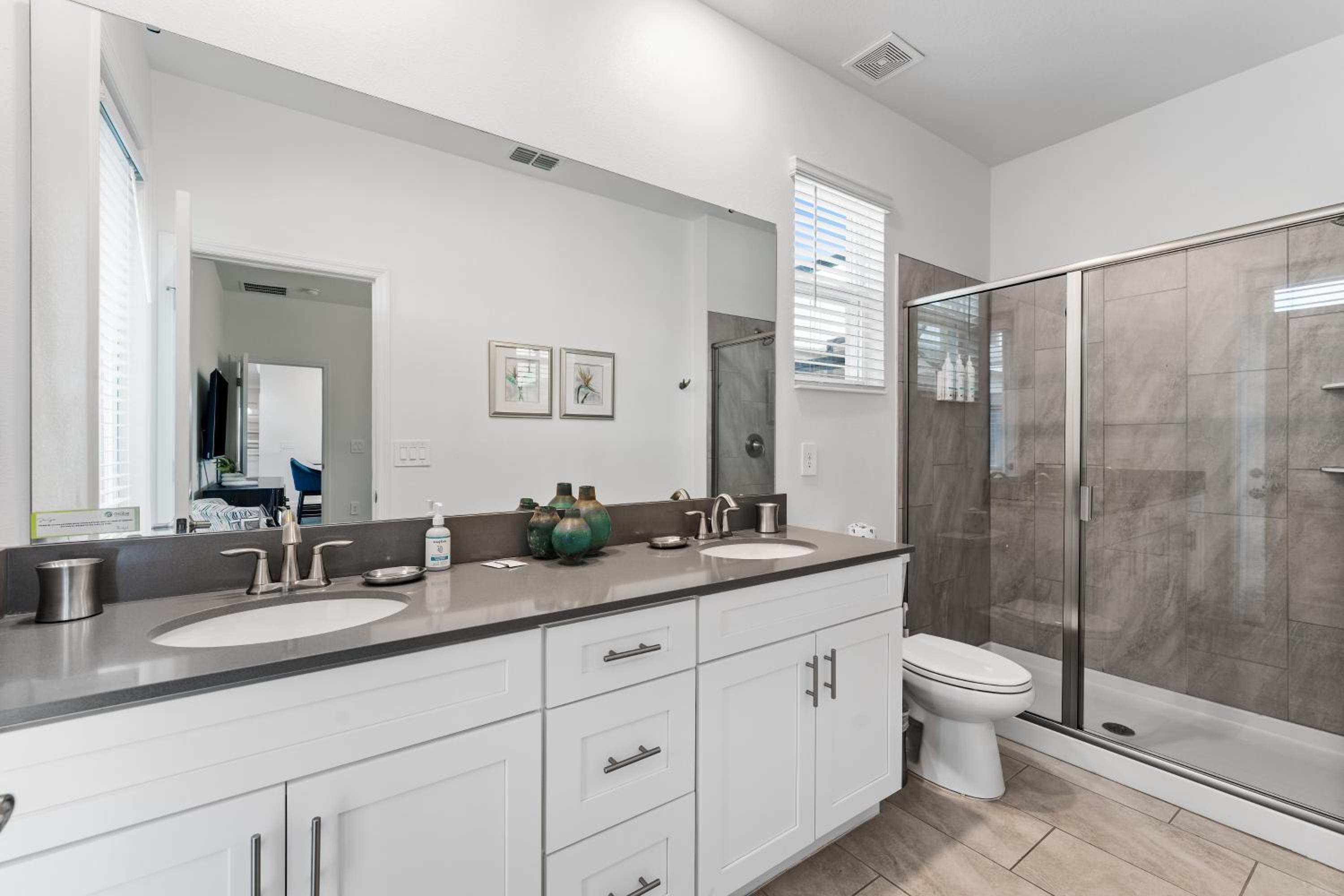 5BR/5BA Home & Storey Lake Water Park Amenities