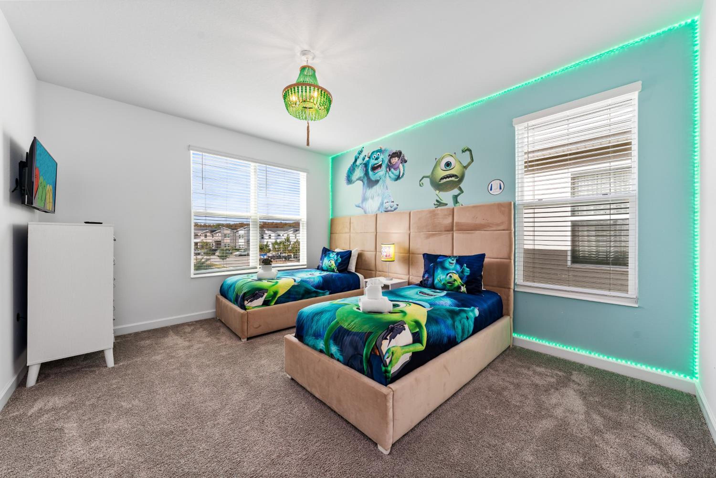 5BR/5BA Home & Storey Lake Water Park Amenities