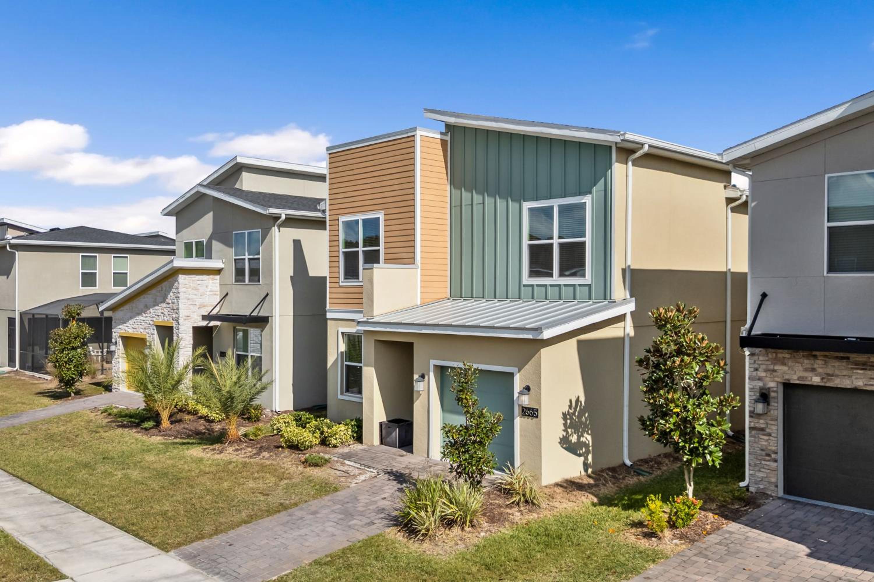 5BR/5BA Home & Storey Lake Water Park Amenities