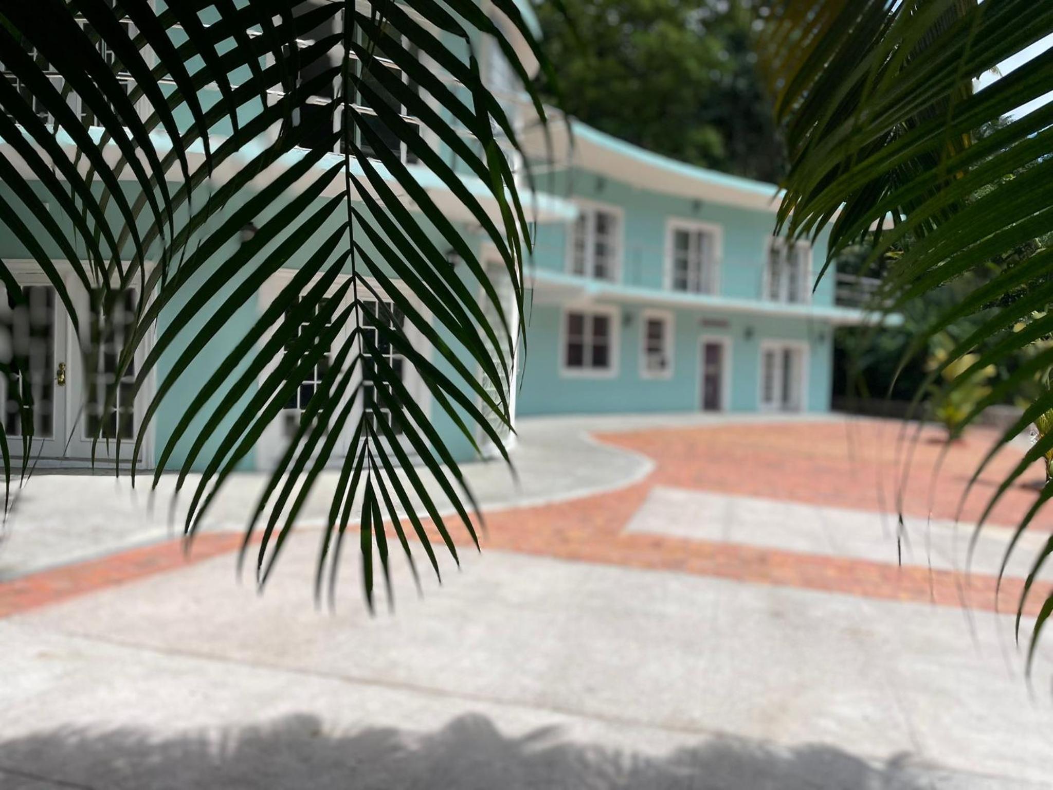 Torraille Waterfall Villas