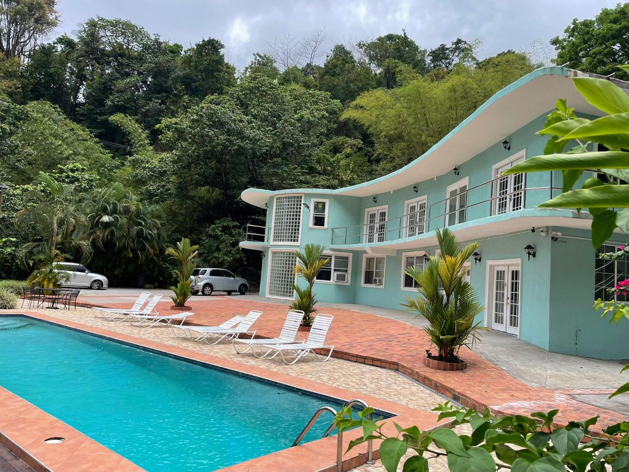 Torraille Waterfall Villas