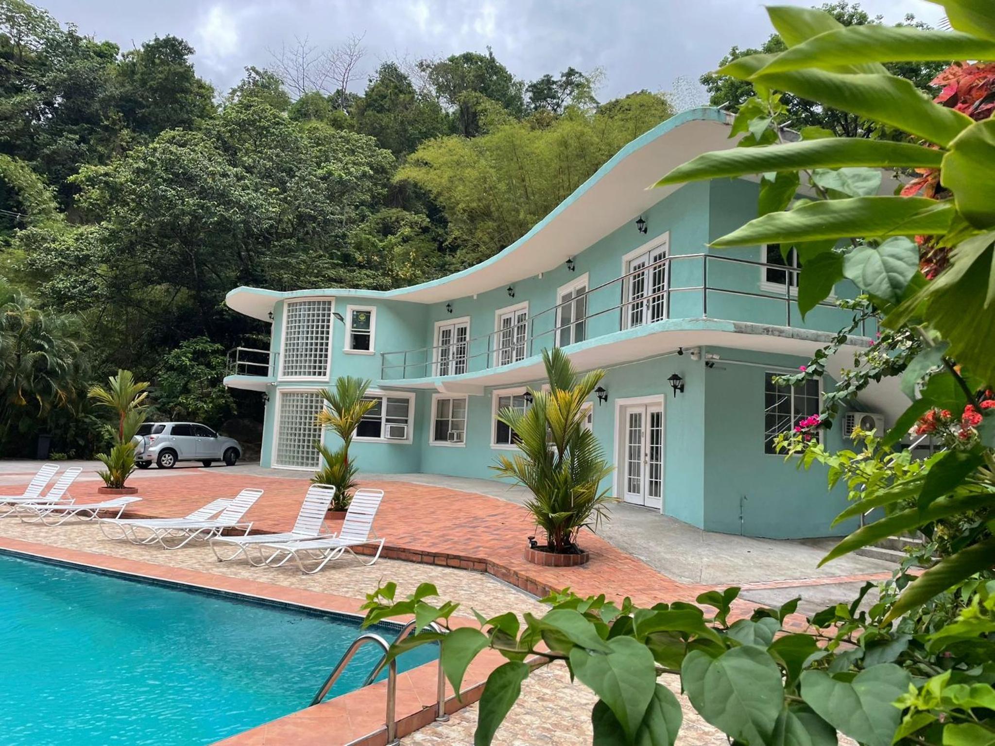 Torraille Waterfall Villas