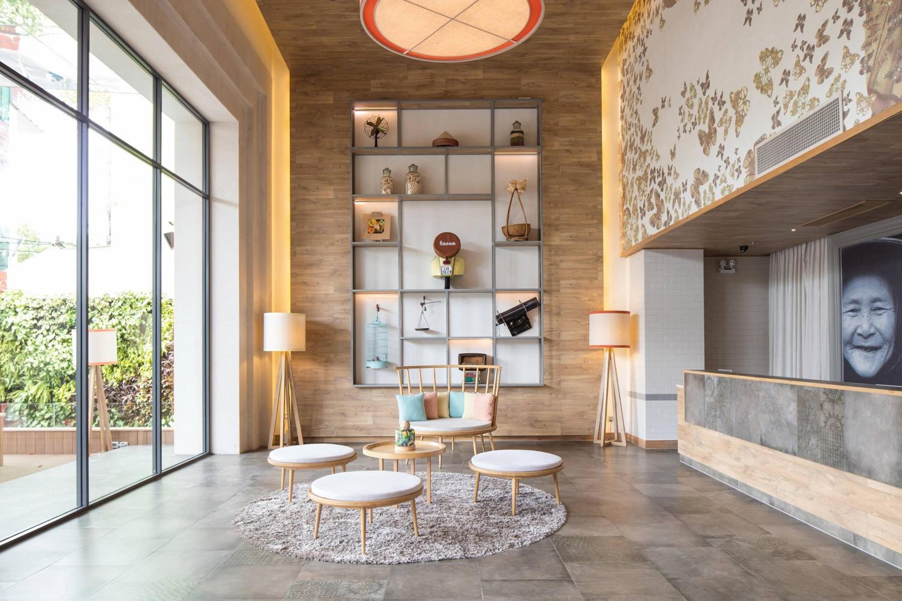 Hotel Fusion Suites Saigon - Image 1