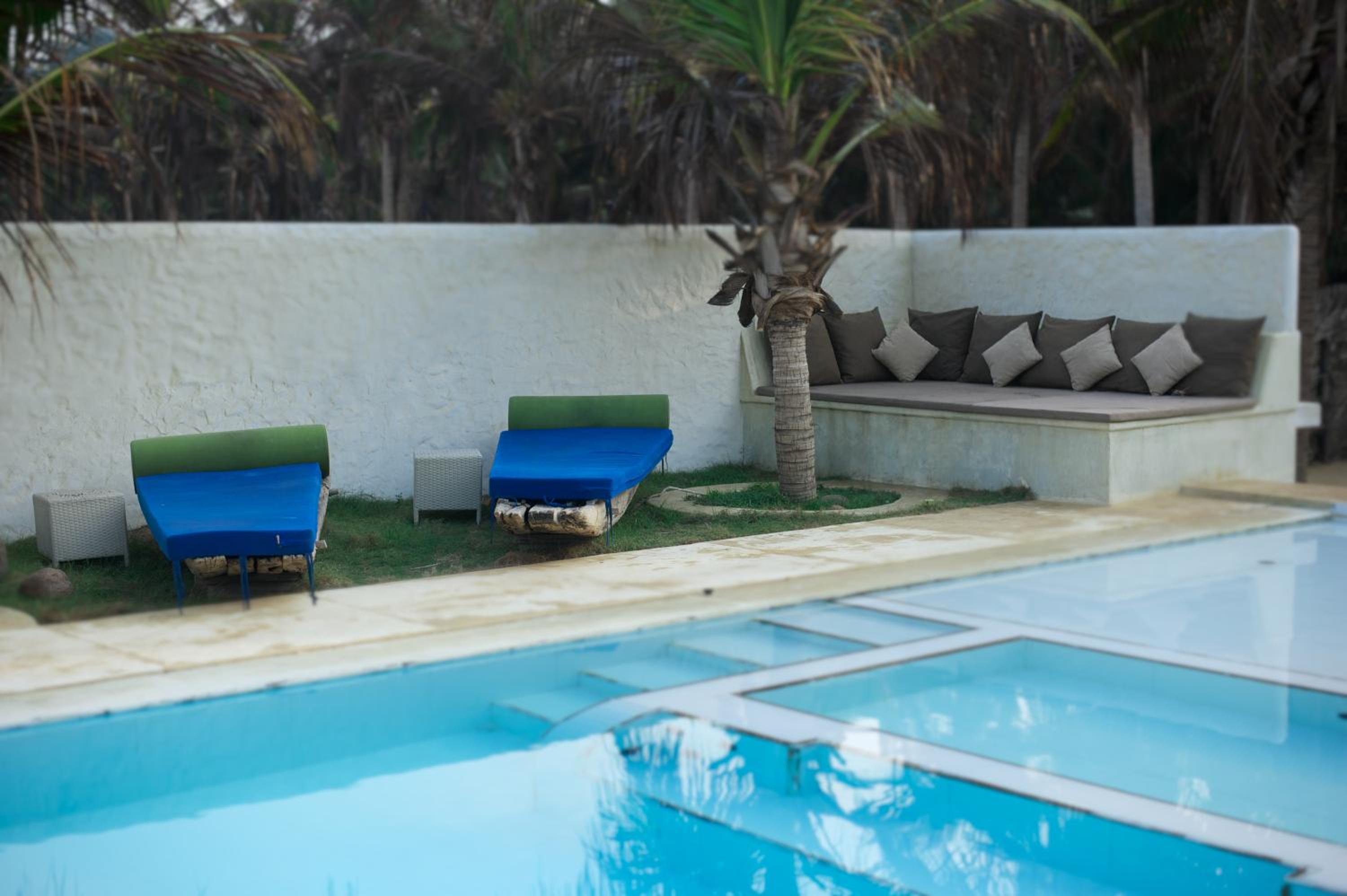 Dolphin Beach Resort