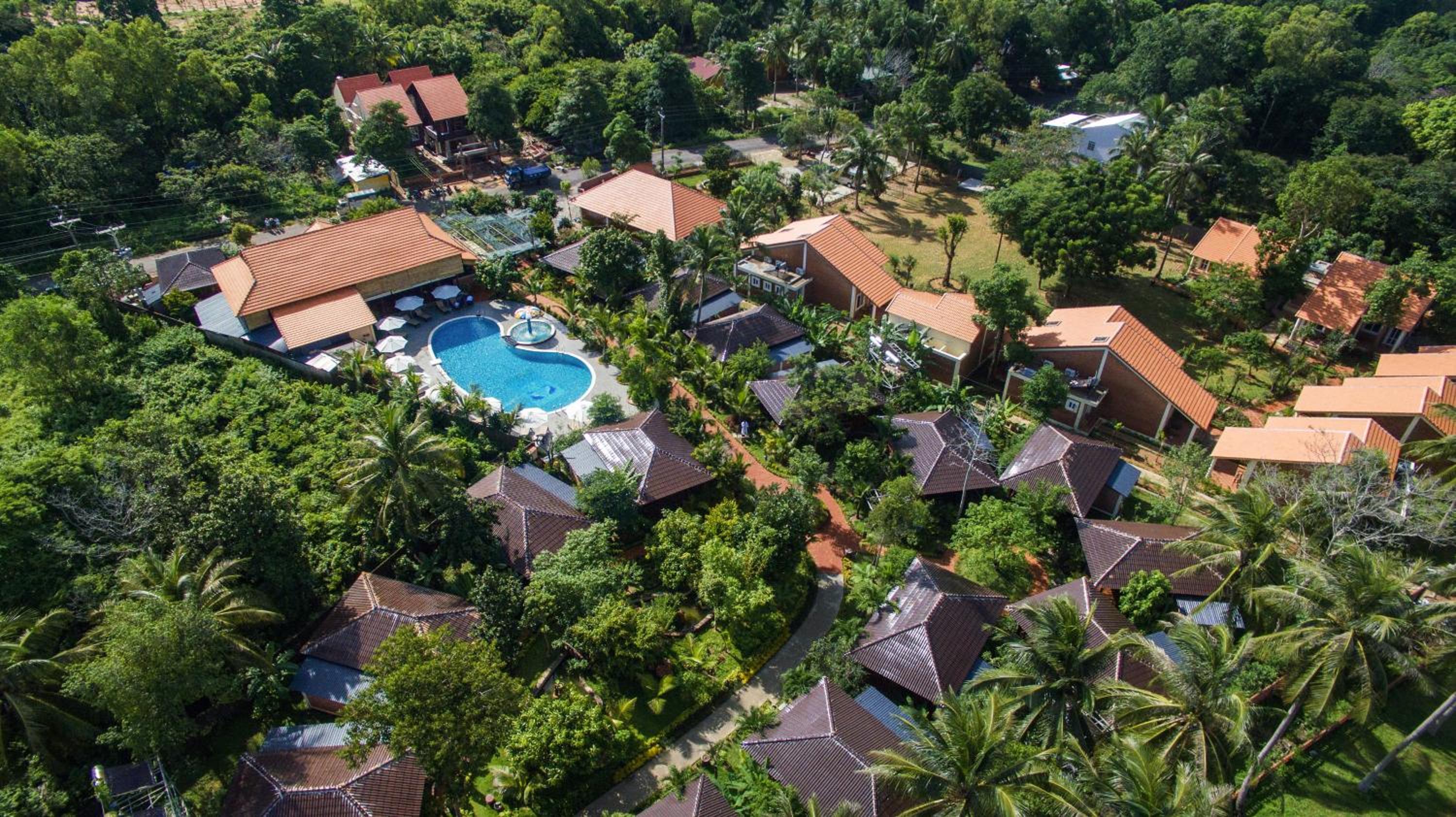 Elwood Premier Resort Phu Quoc view 5
