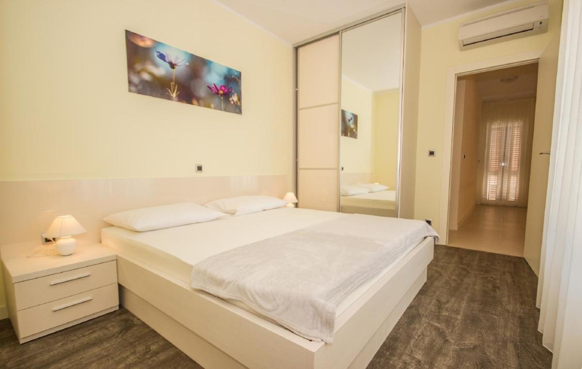 Villa Yellow en Splitska