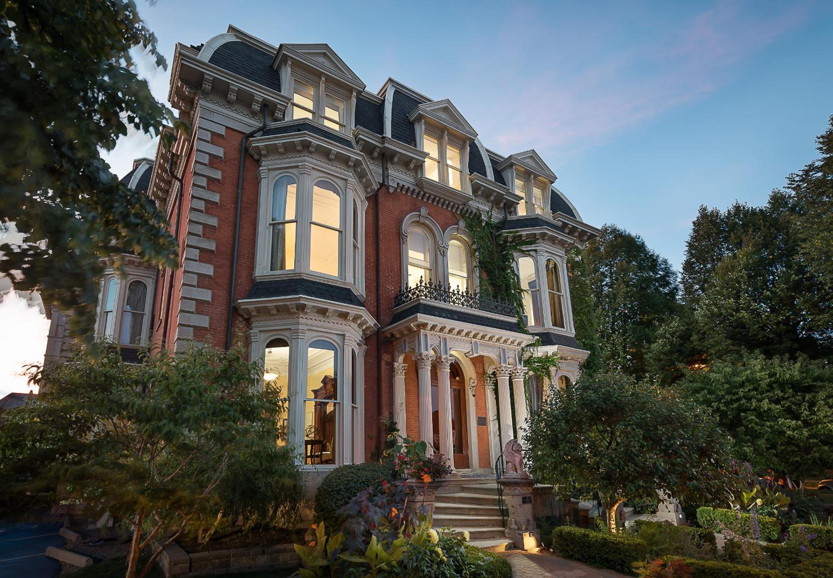 Buffalo Vacations - The Mansion on Delaware Avenue - Property Image 16