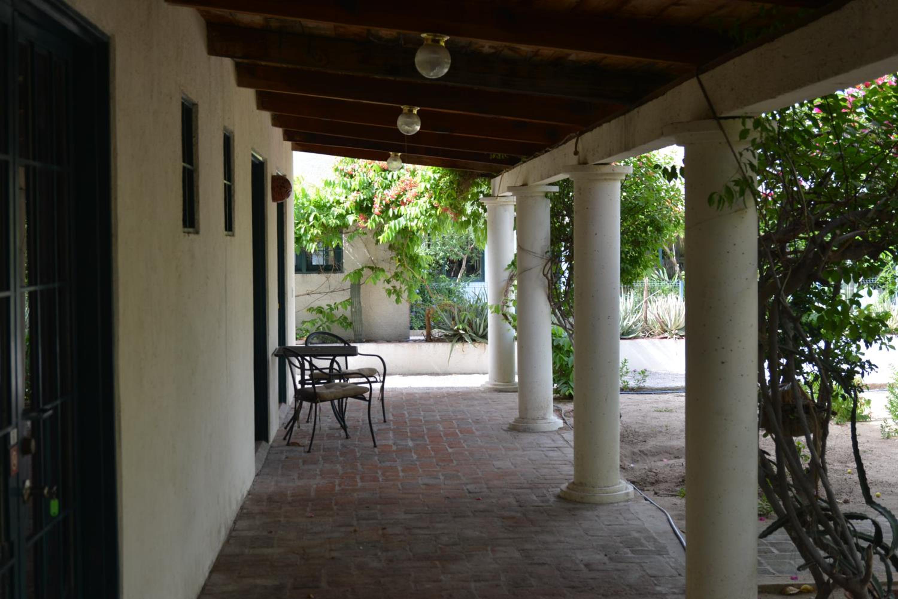 Photo 8