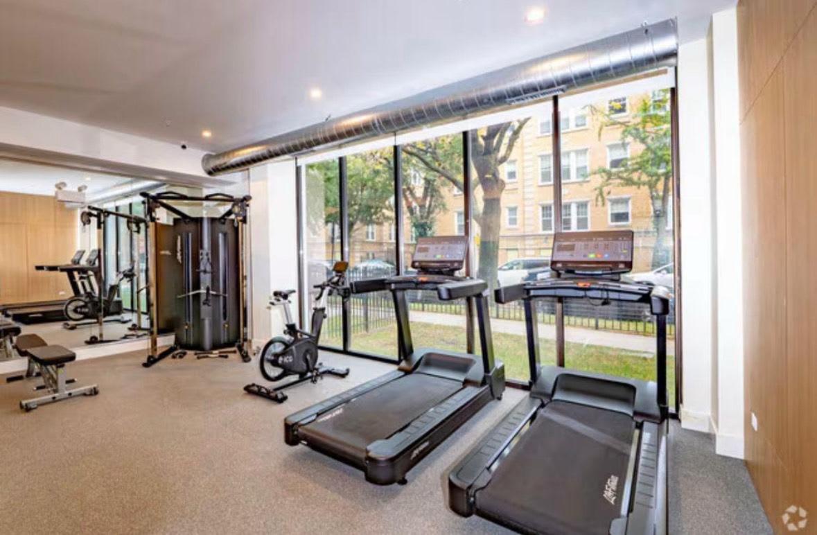 Steps from the Lake Edgewater Modern 2BD 2BA