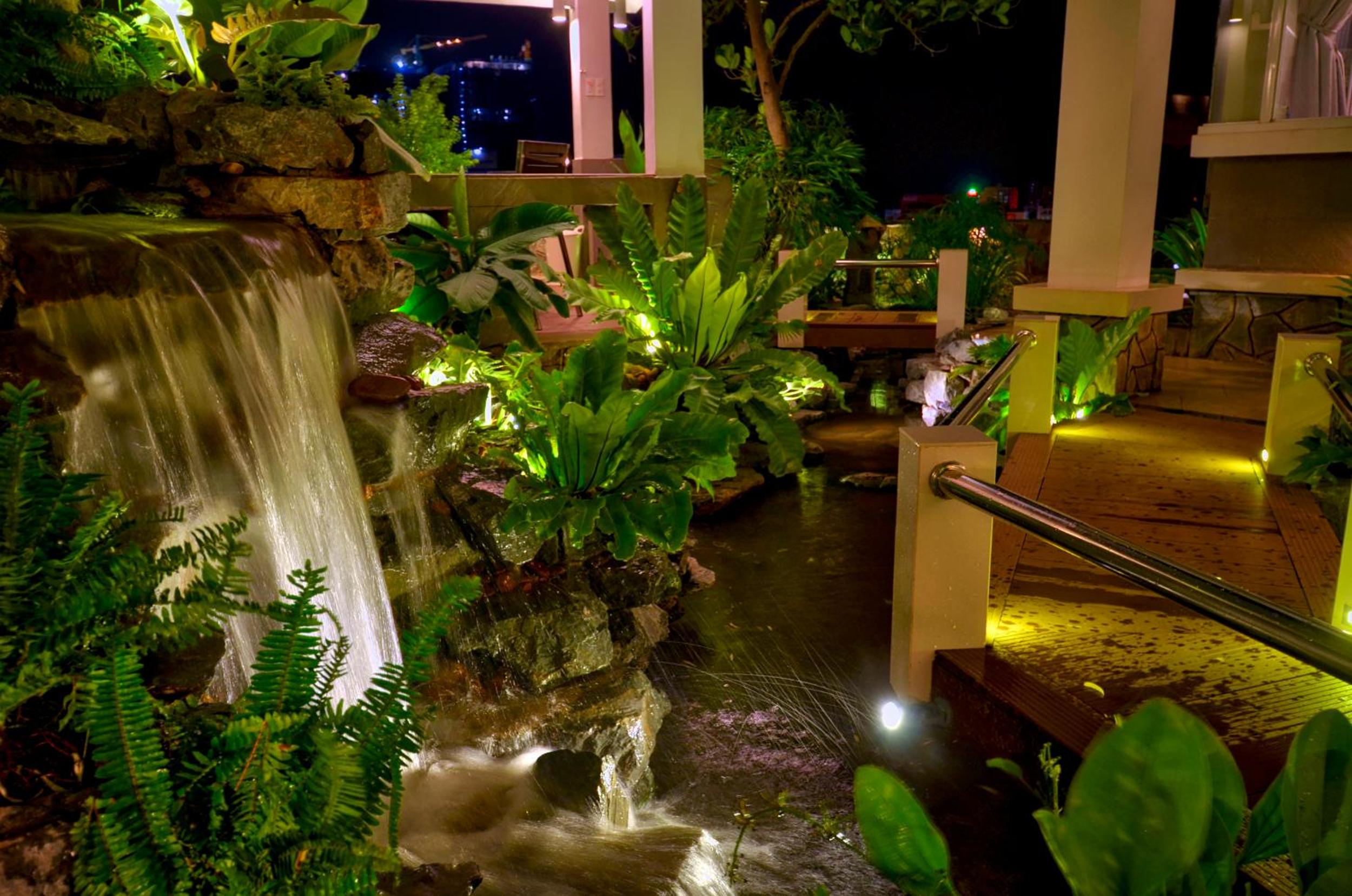 The Wind Resort - Tropical Hillside Escape