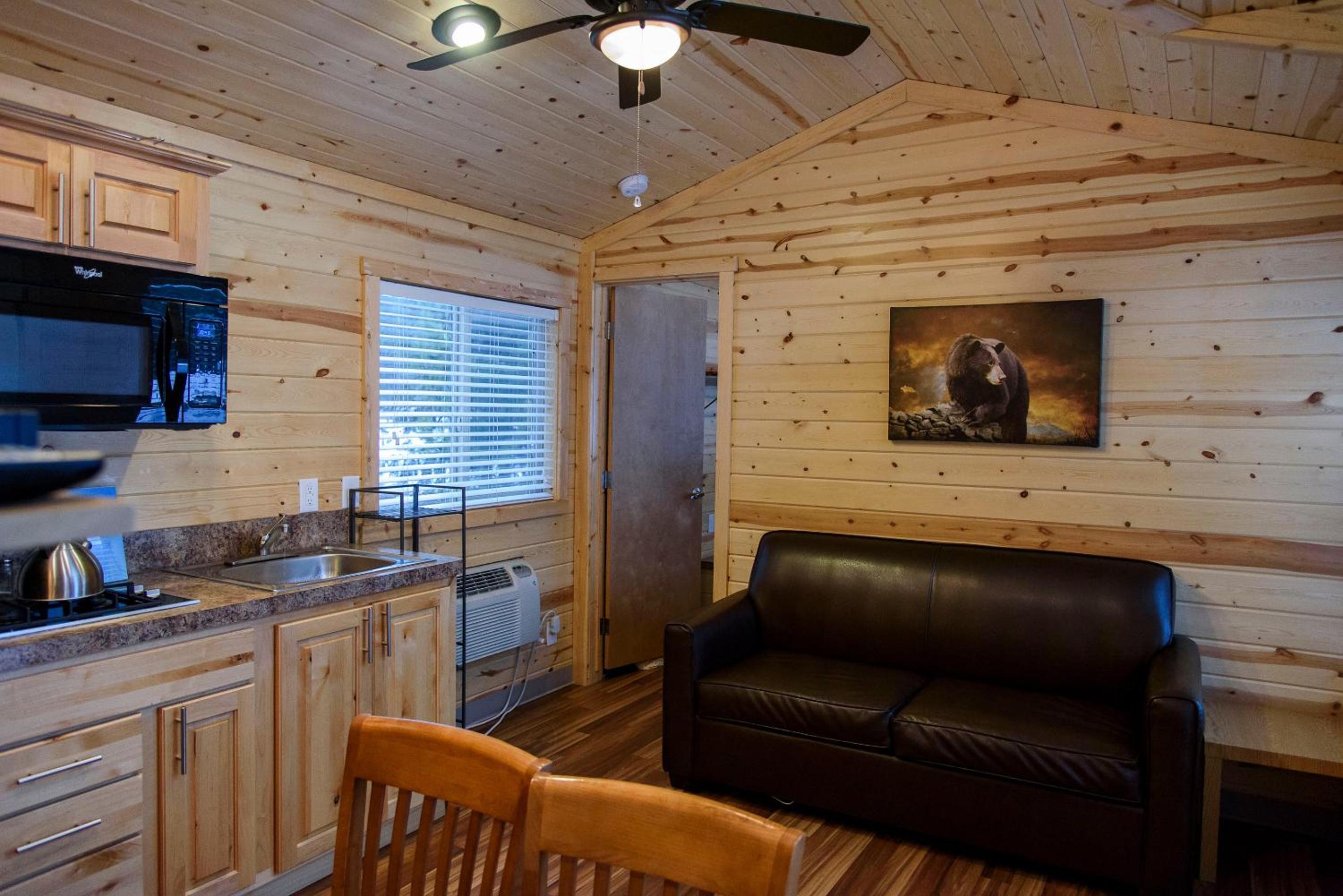 Idyllwild Camping Resort Cottage view 4