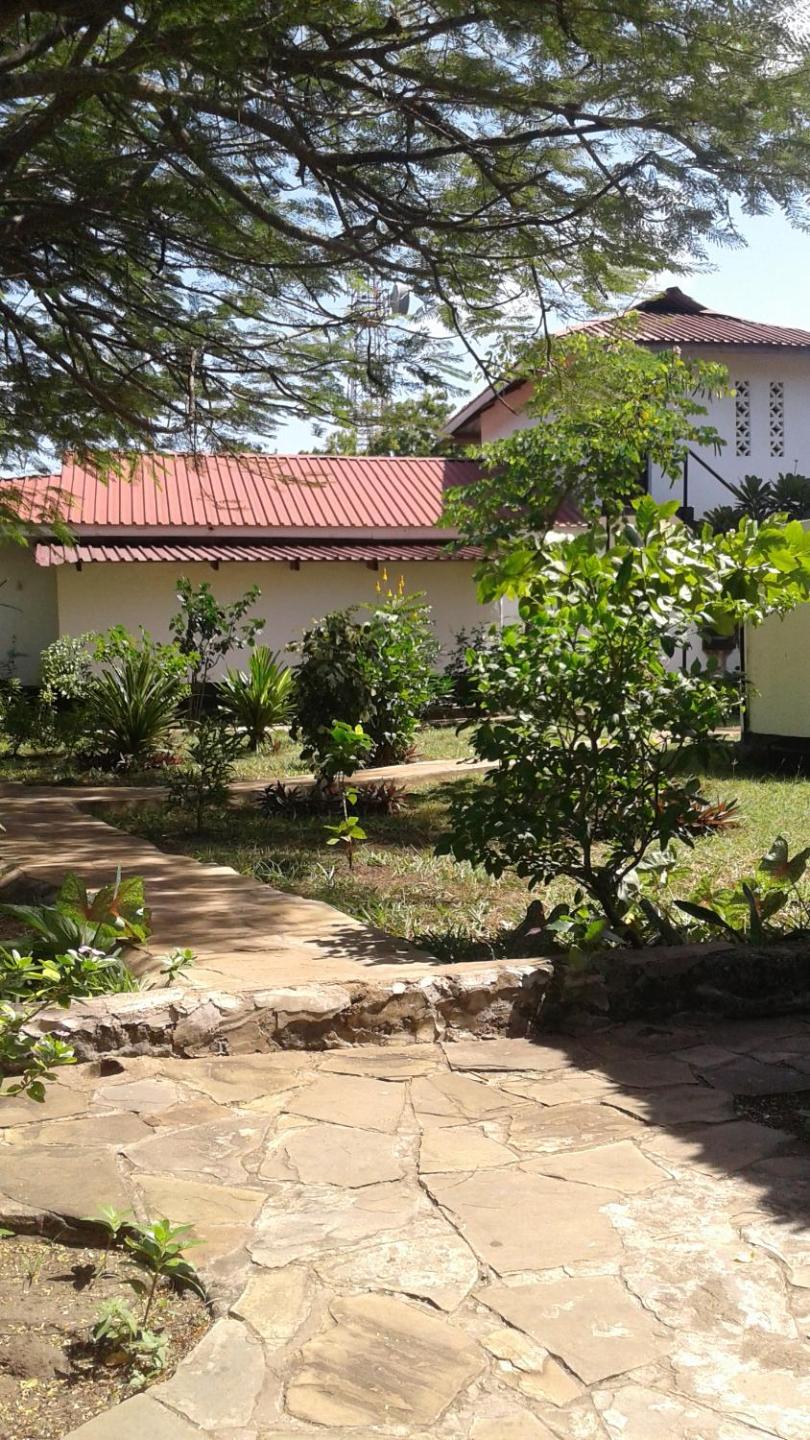 Diani Banda Cottages view 2