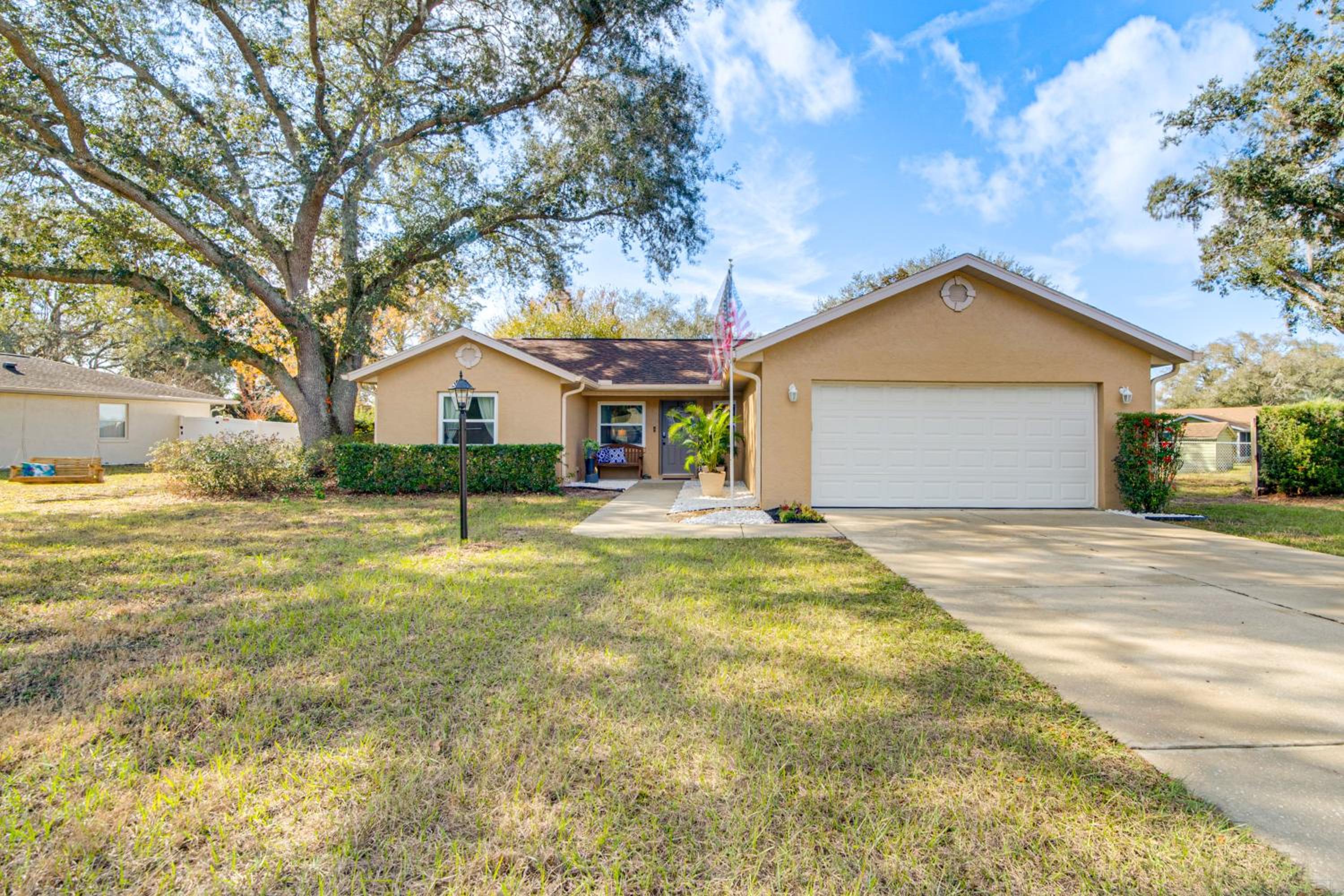 Pet-Friendly Home 12 Mi to WEC and Dtwn Ocala!