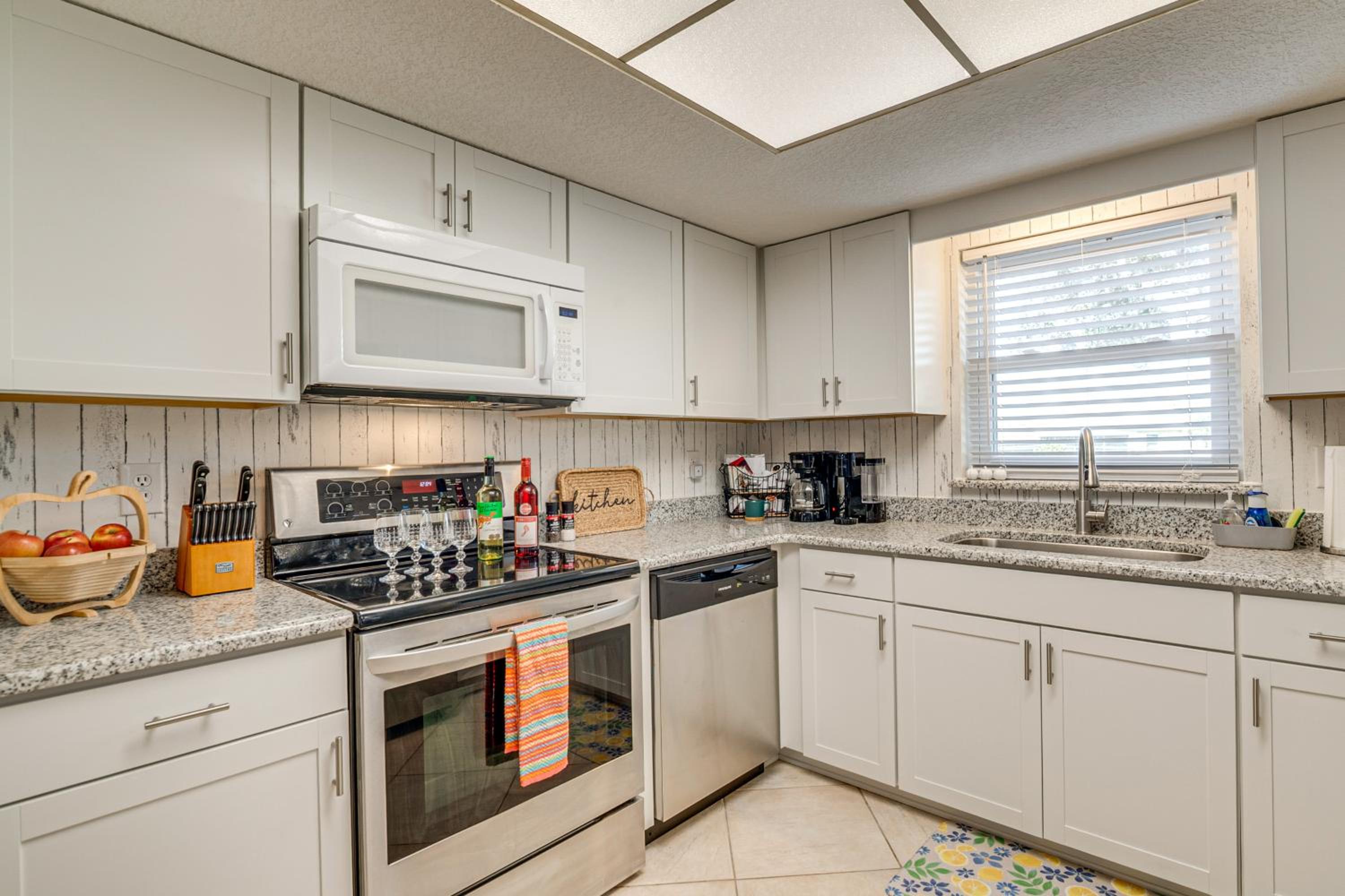 Pet-Friendly Home 12 Mi to WEC and Dtwn Ocala!