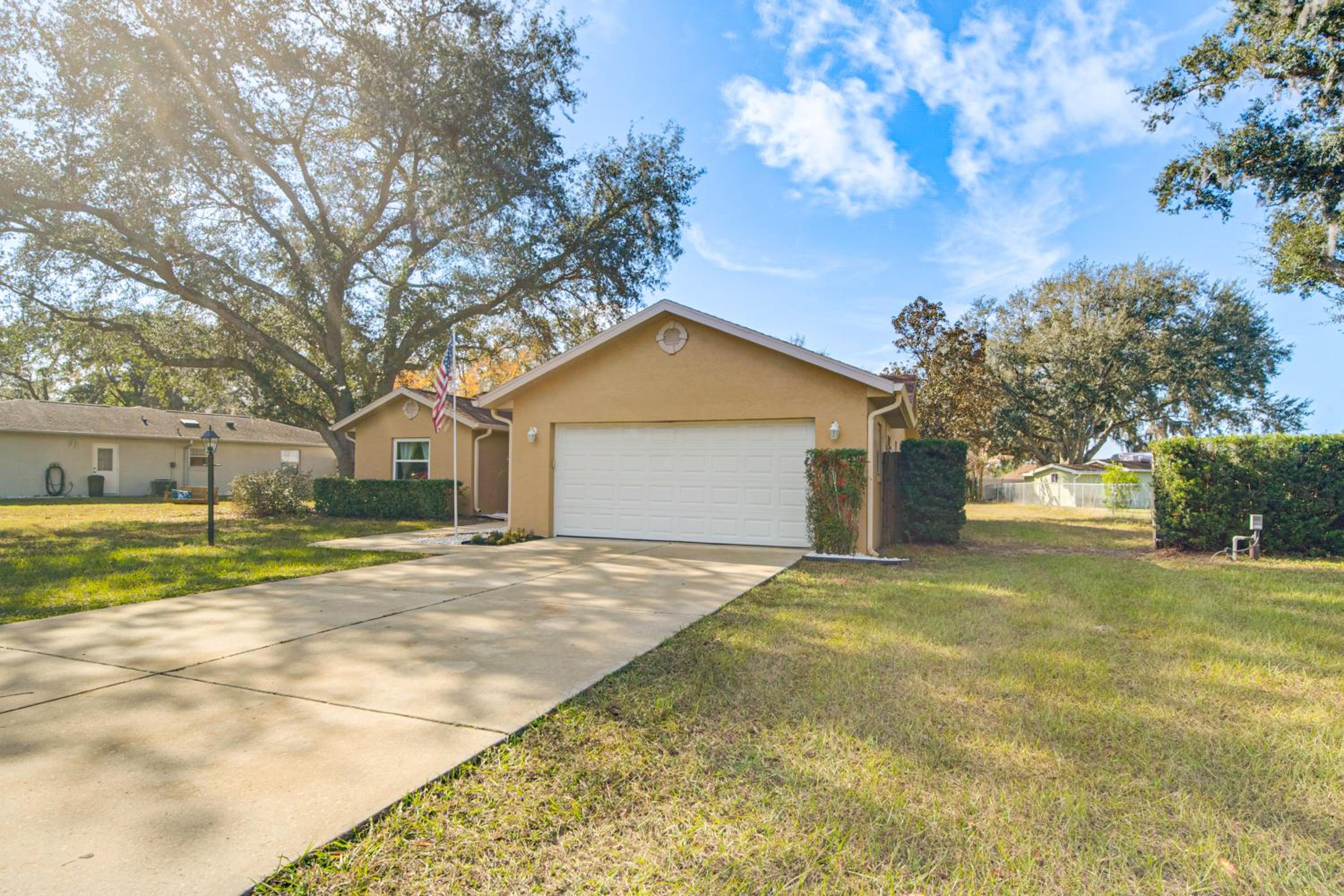 Pet-Friendly Home 12 Mi to WEC and Dtwn Ocala!