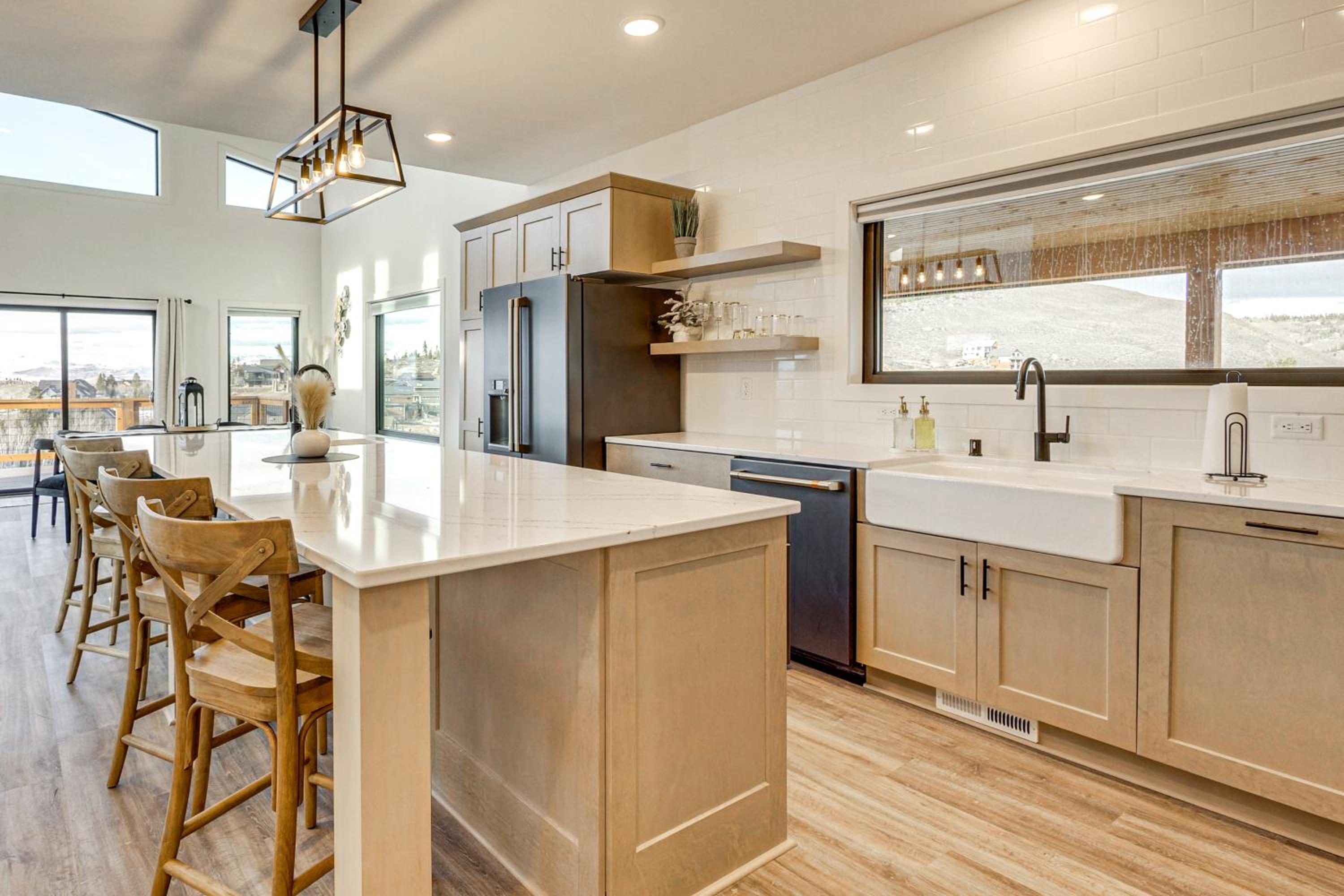 1 Mi to Granby Ranch Luxe Home with Mtn Views!