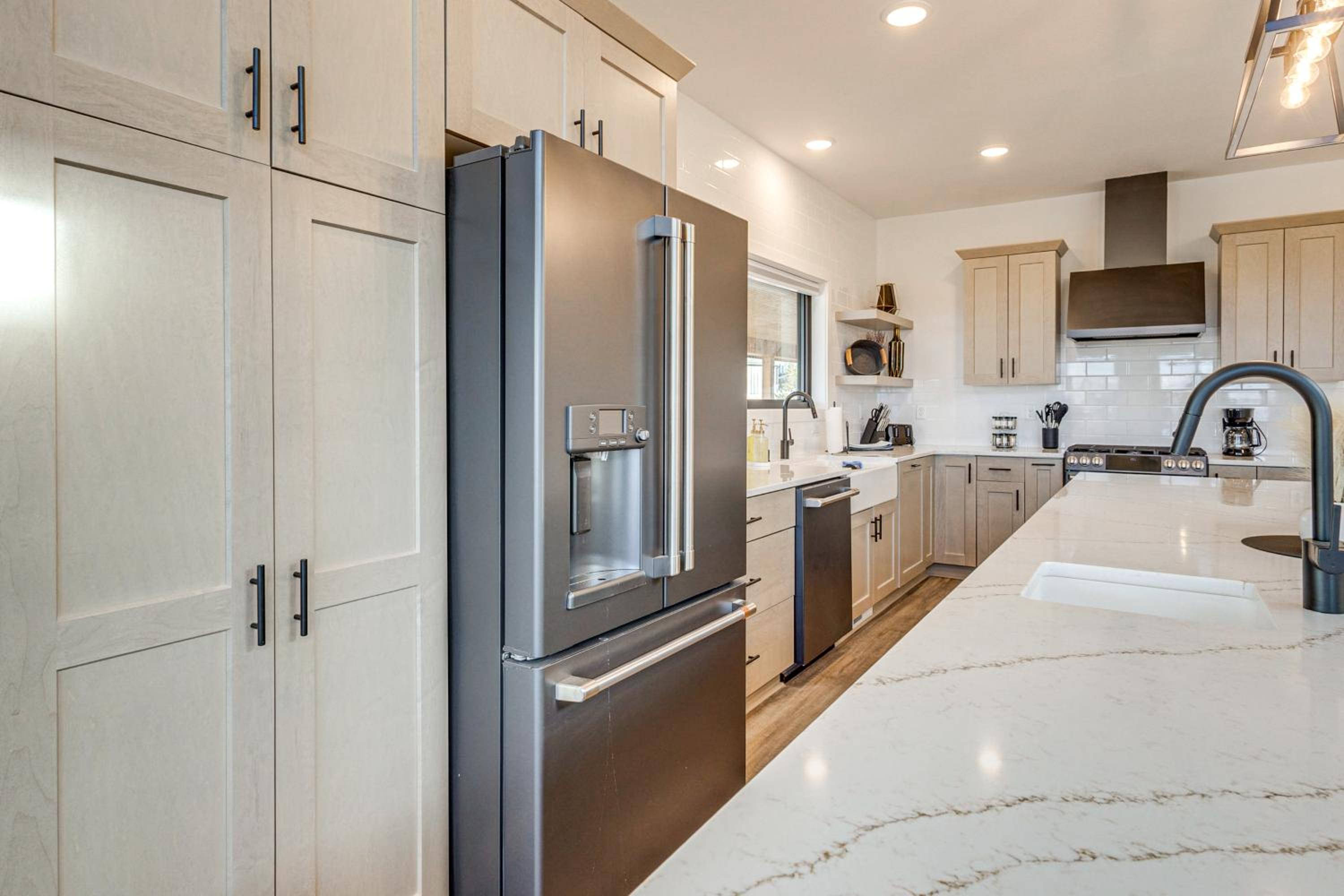 1 Mi to Granby Ranch Luxe Home with Mtn Views!