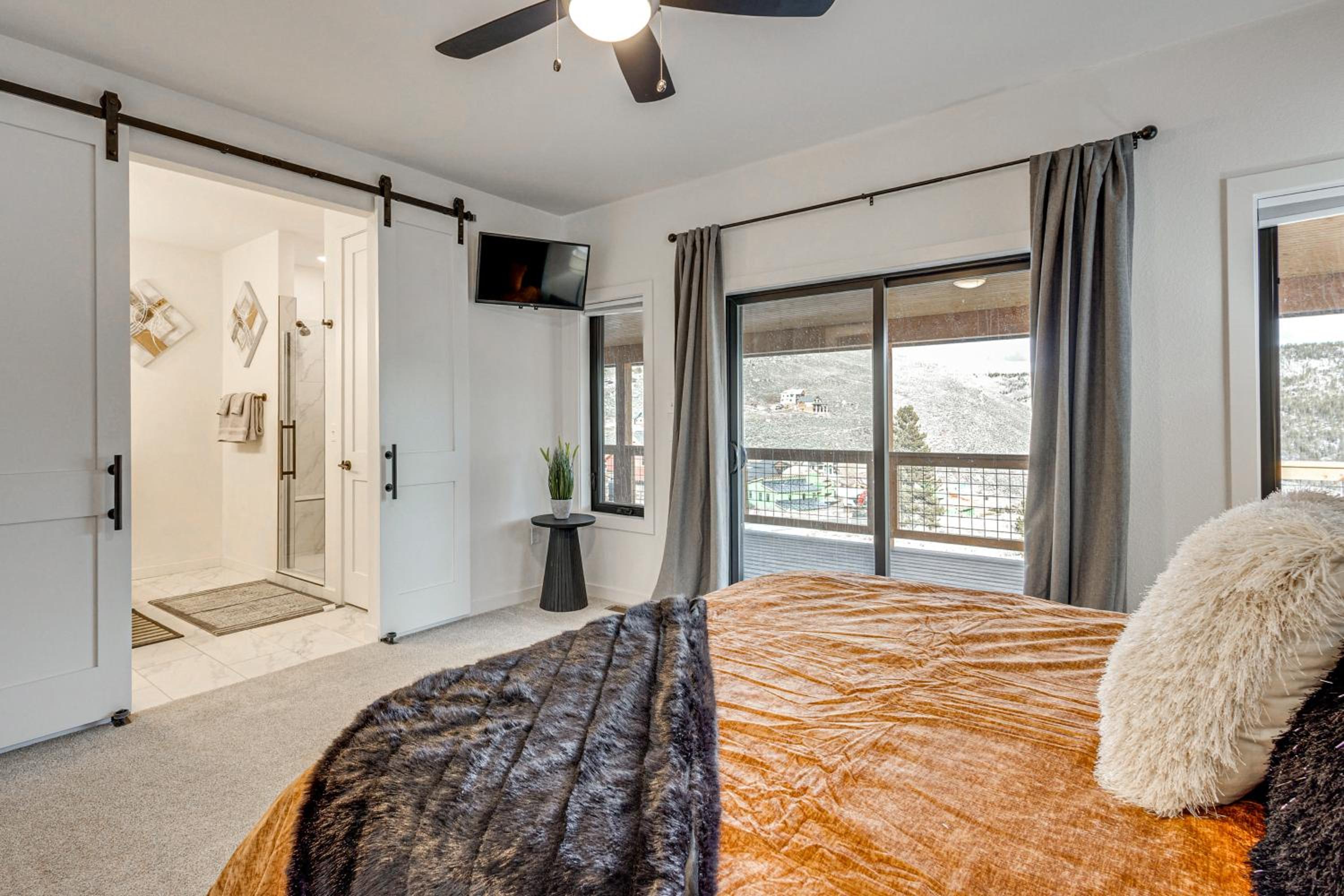 1 Mi to Granby Ranch Luxe Home with Mtn Views!