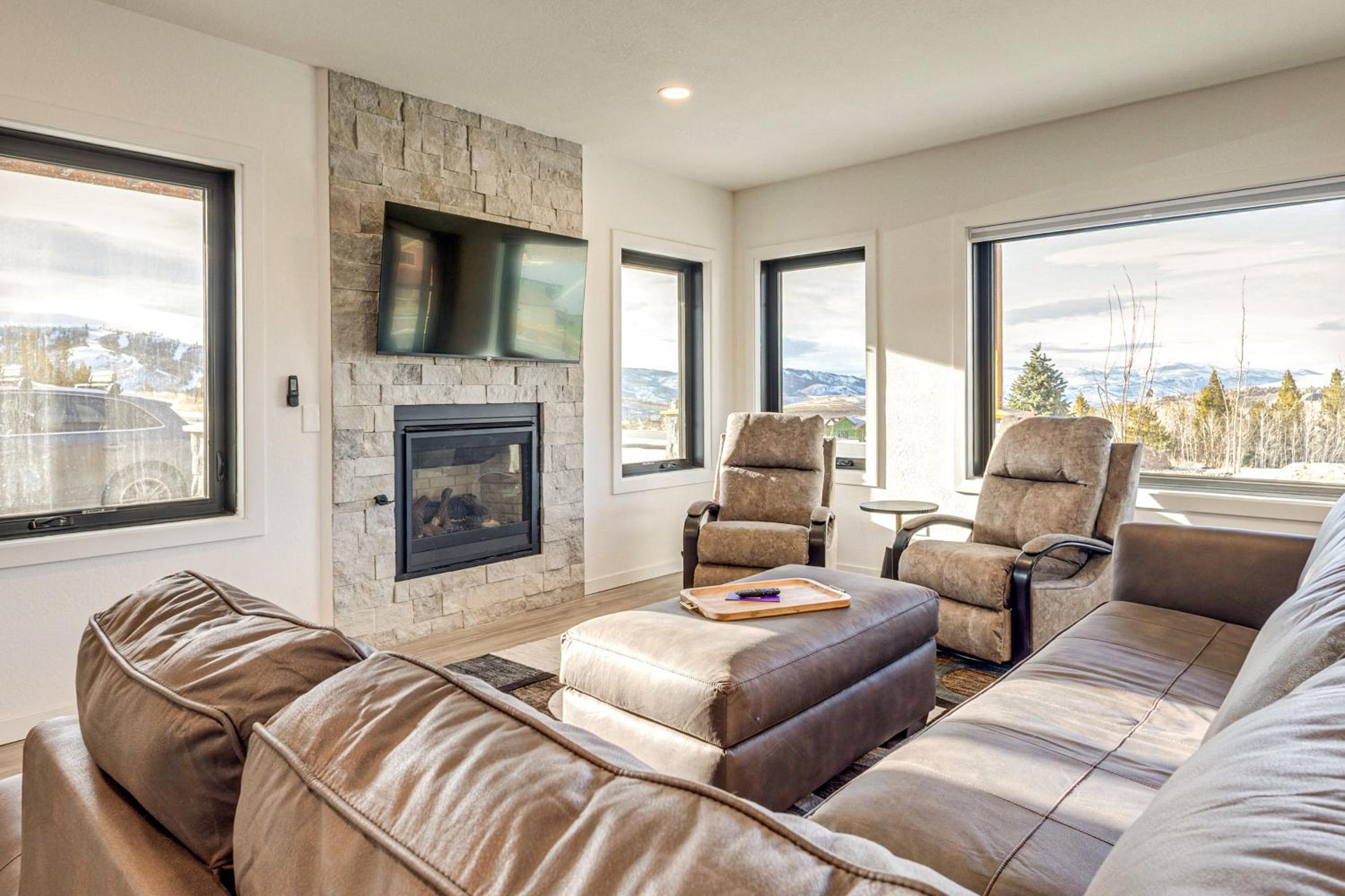 1 Mi to Granby Ranch Luxe Home with Mtn Views!