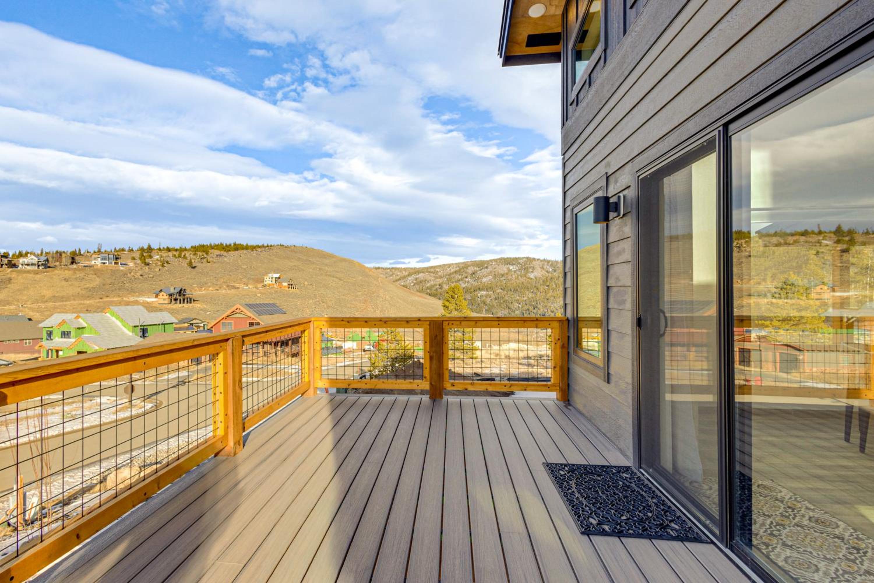 1 Mi to Granby Ranch Luxe Home with Mtn Views!