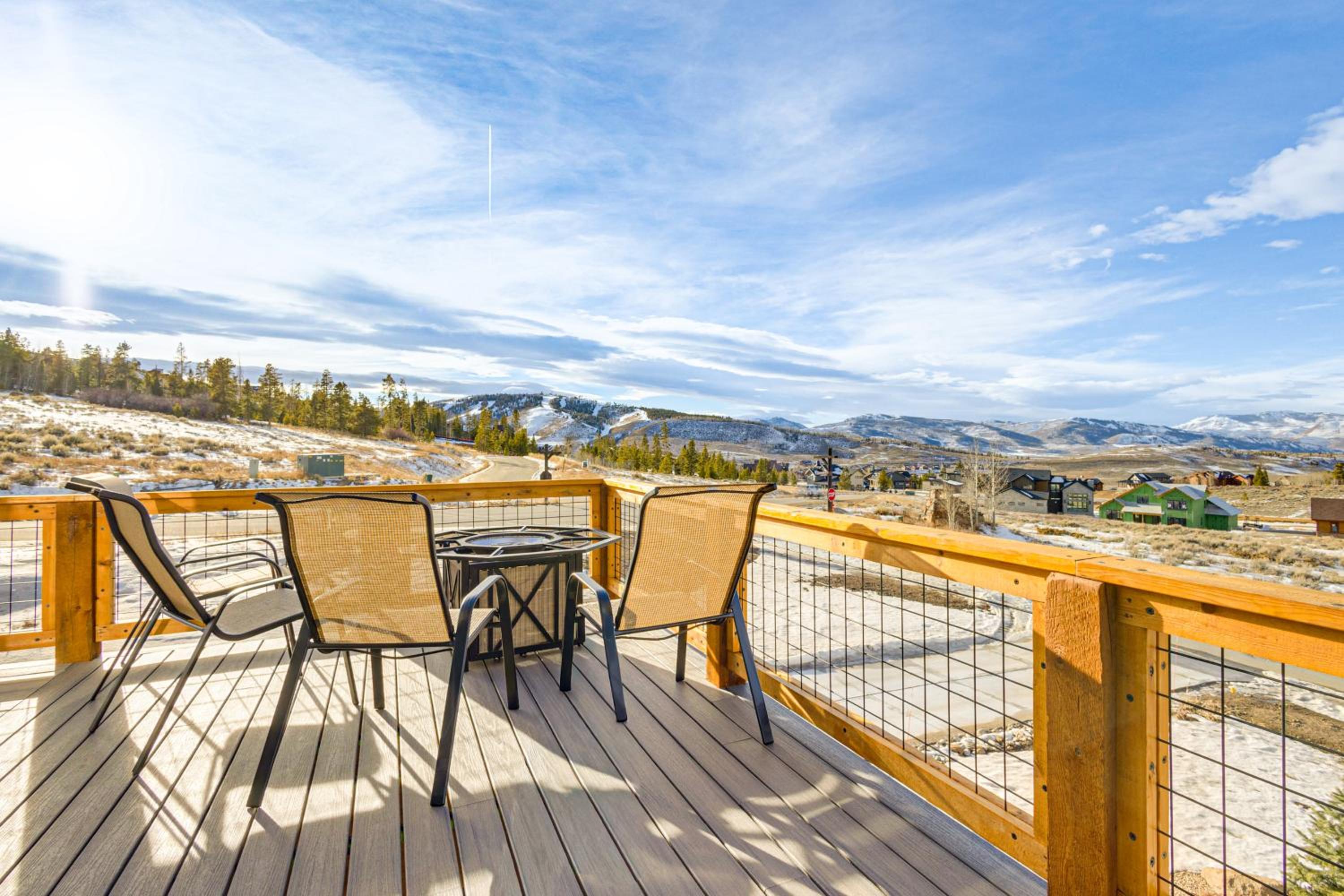1 Mi to Granby Ranch Luxe Home with Mtn Views!