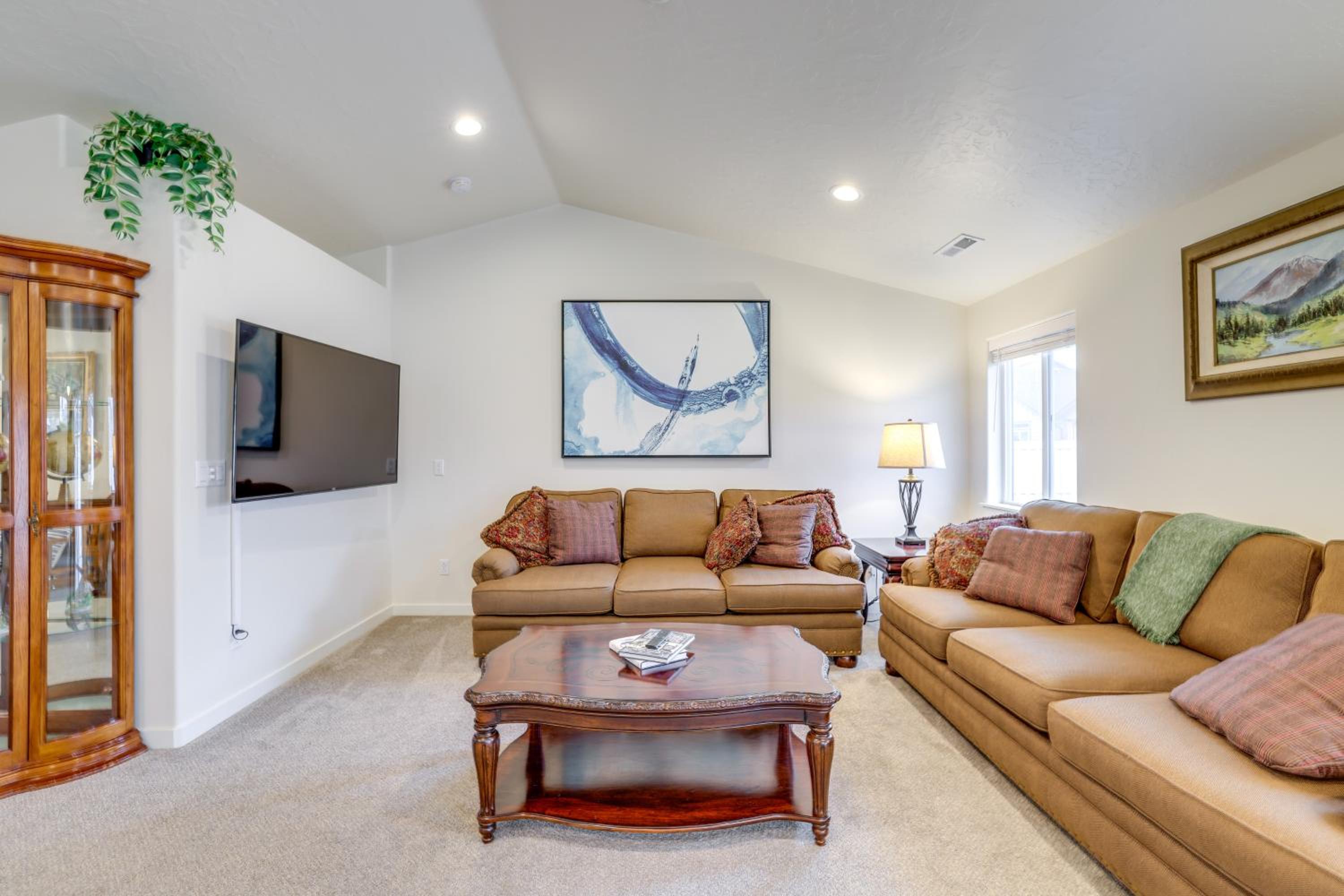 Private Suburban Hideaway 10 Mi to Dtwn Nampa!