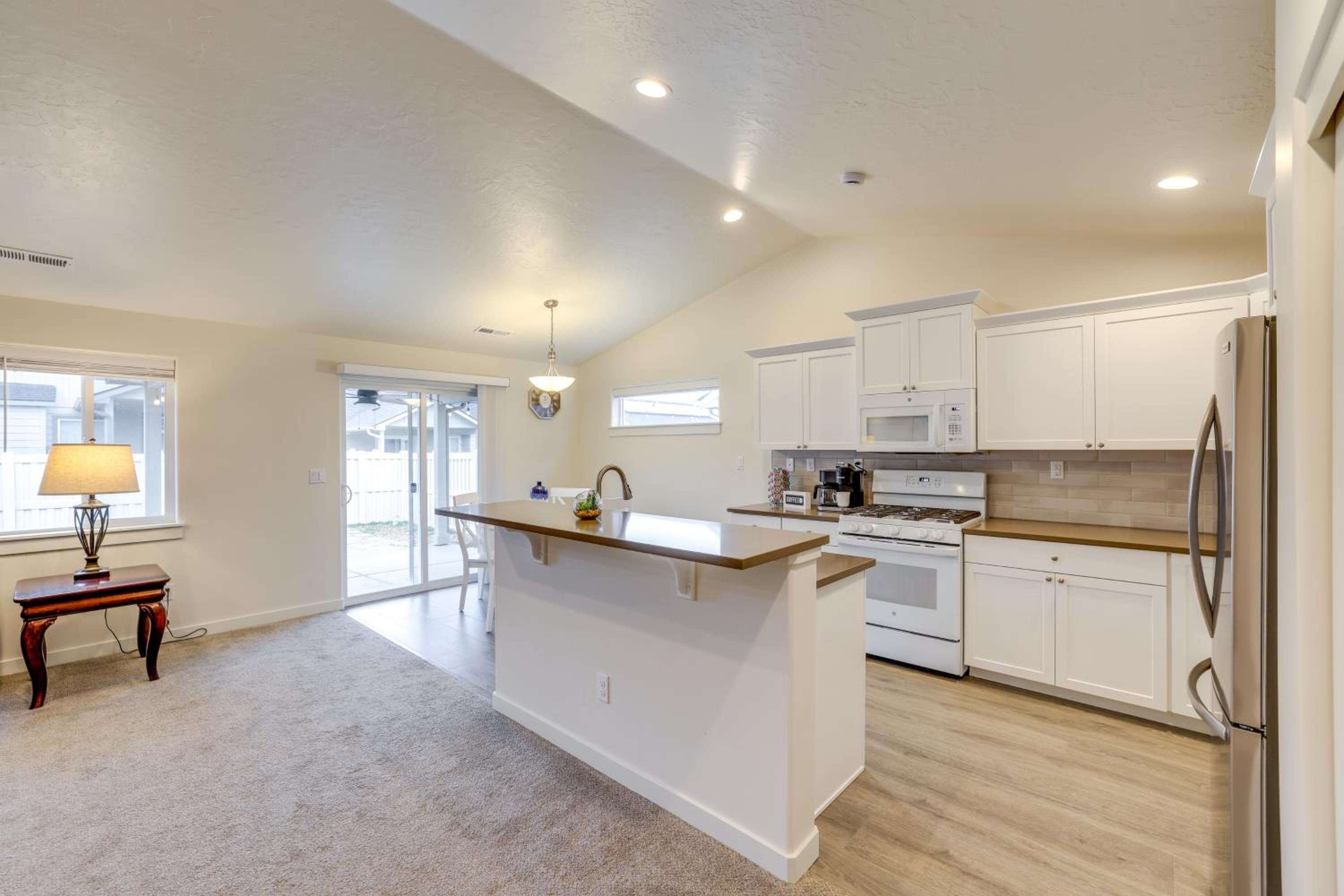 Private Suburban Hideaway 10 Mi to Dtwn Nampa!