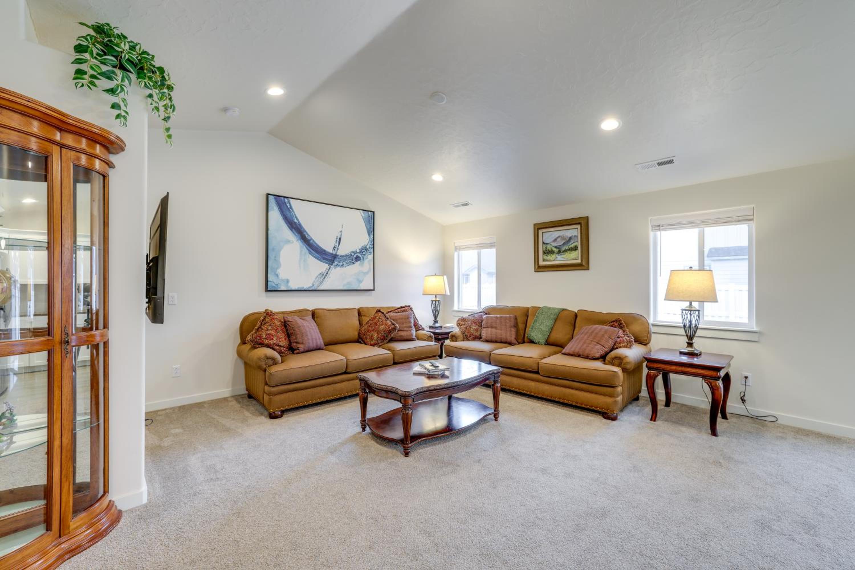 Private Suburban Hideaway 10 Mi to Dtwn Nampa!