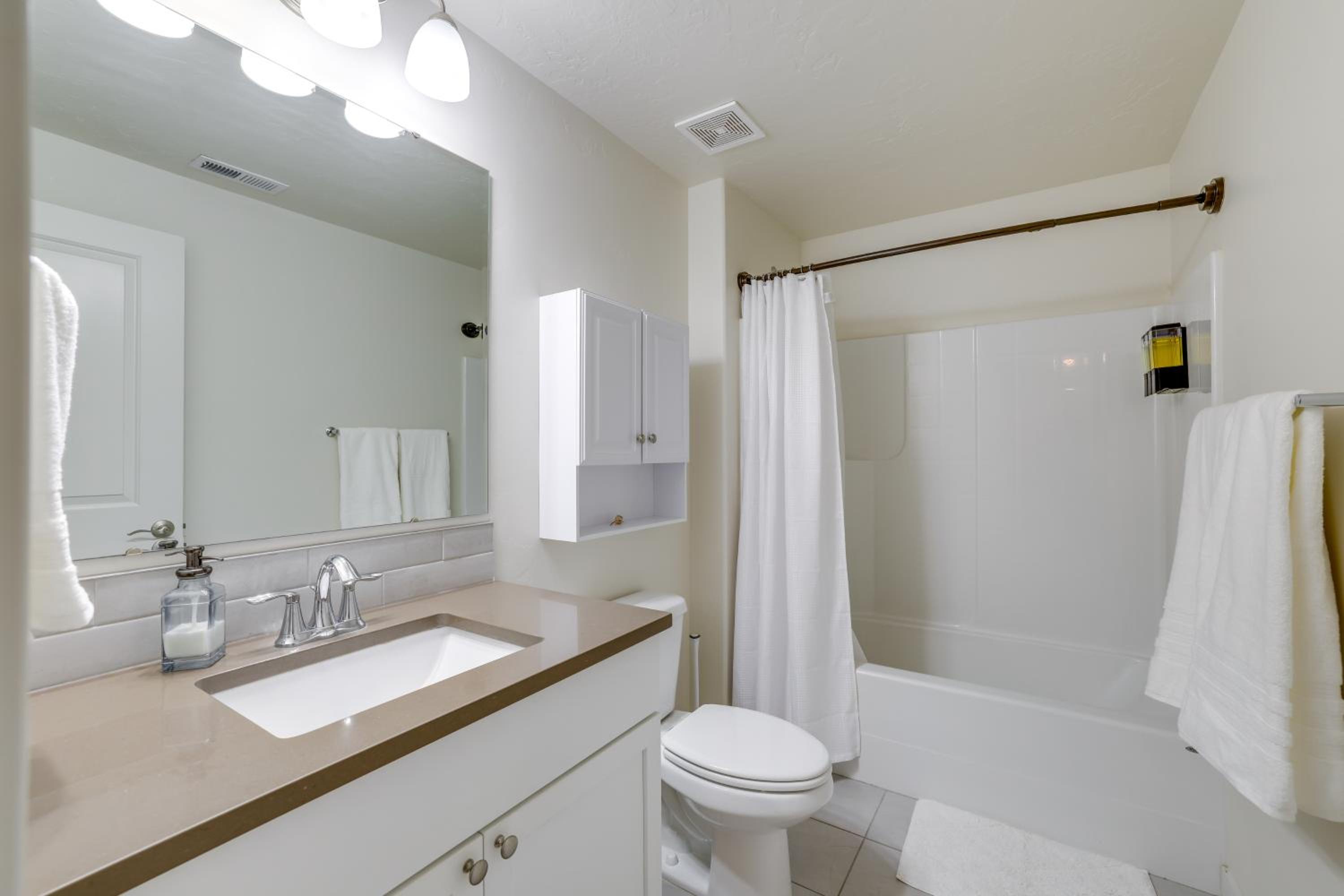 Private Suburban Hideaway 10 Mi to Dtwn Nampa!
