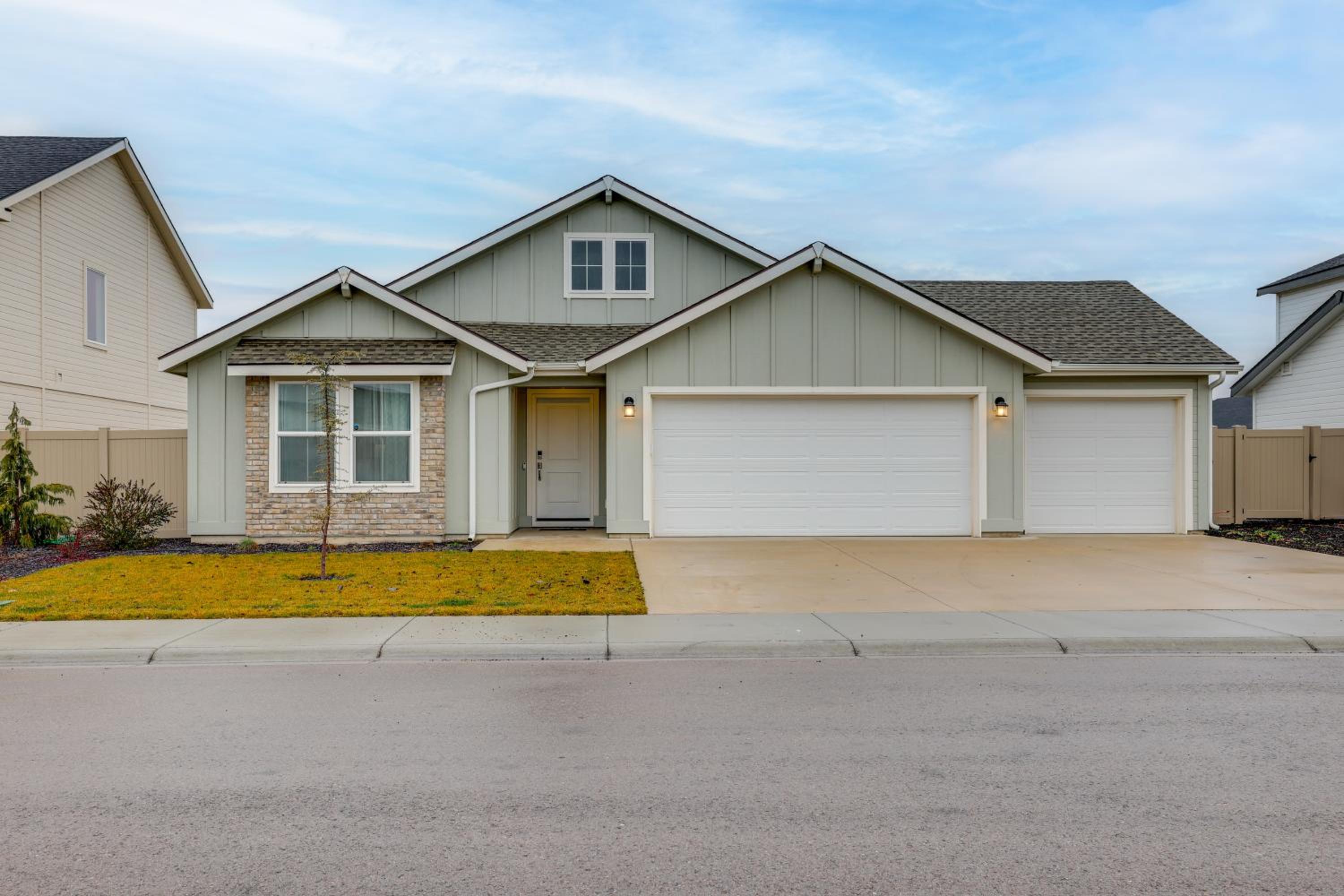 Newly Built Home with Yard, 4 Mi to Dtwn Caldwell!