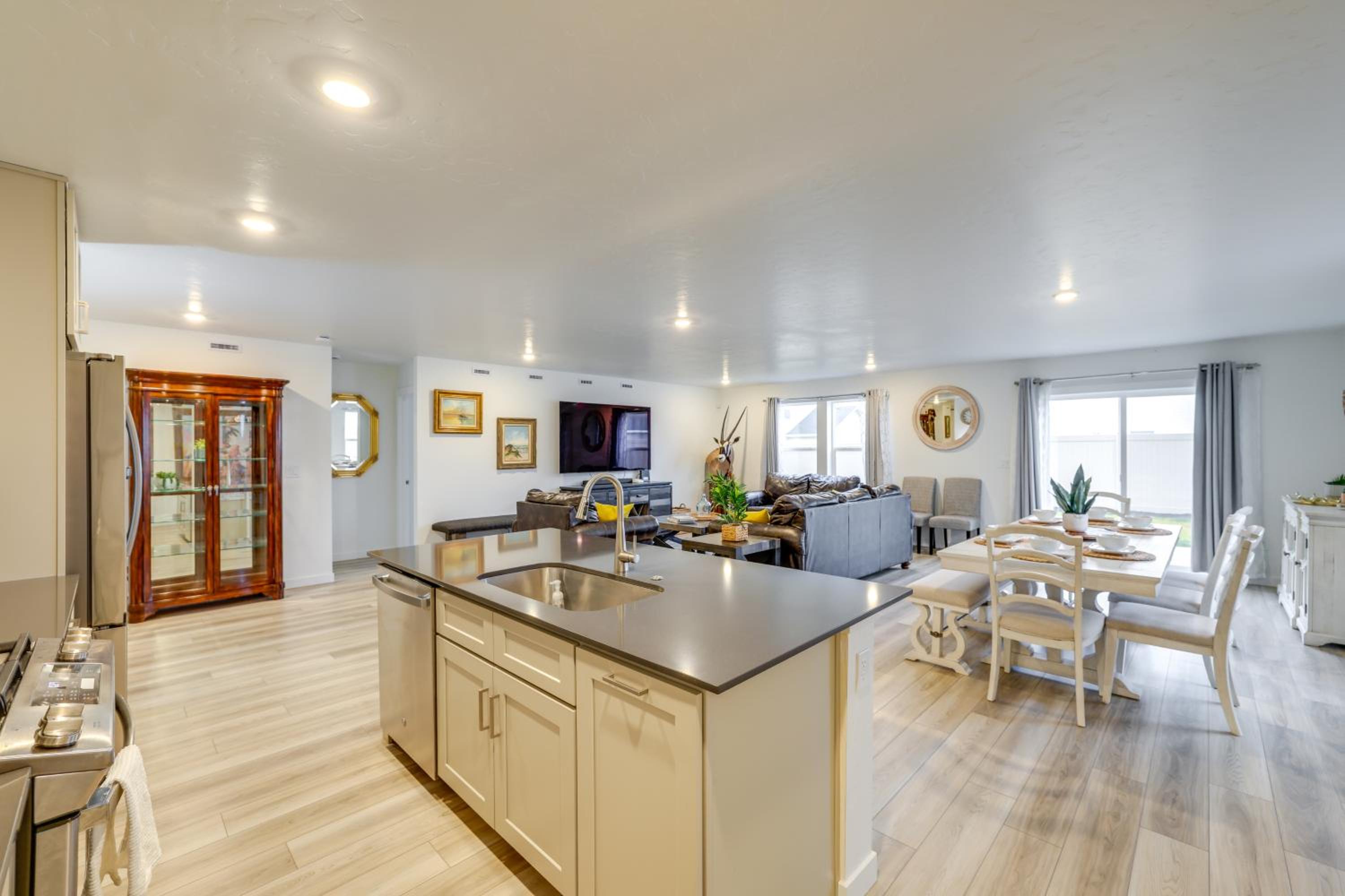 Newly Built Home with Yard, 4 Mi to Dtwn Caldwell!