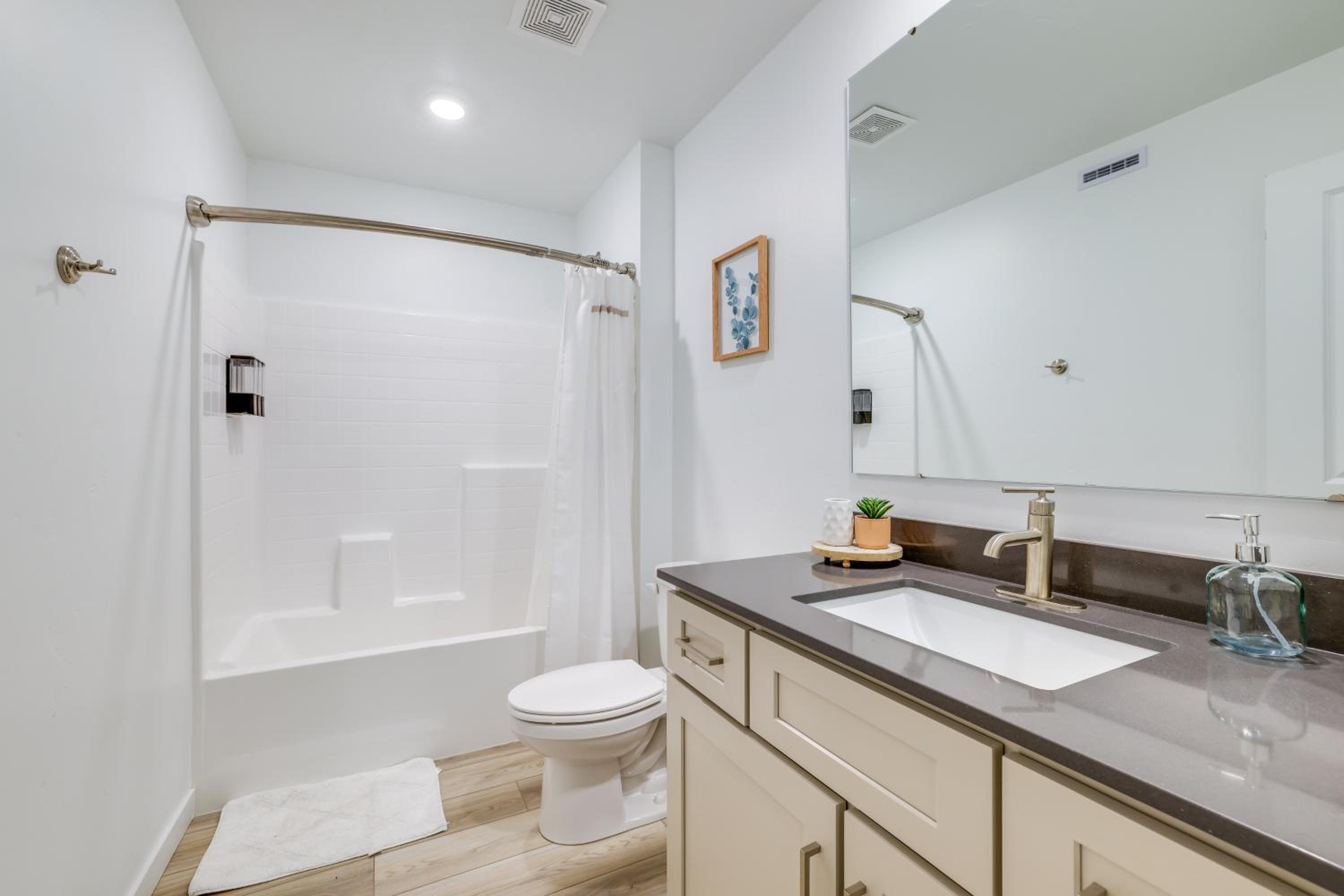 Newly Built Home with Yard, 4 Mi to Dtwn Caldwell!