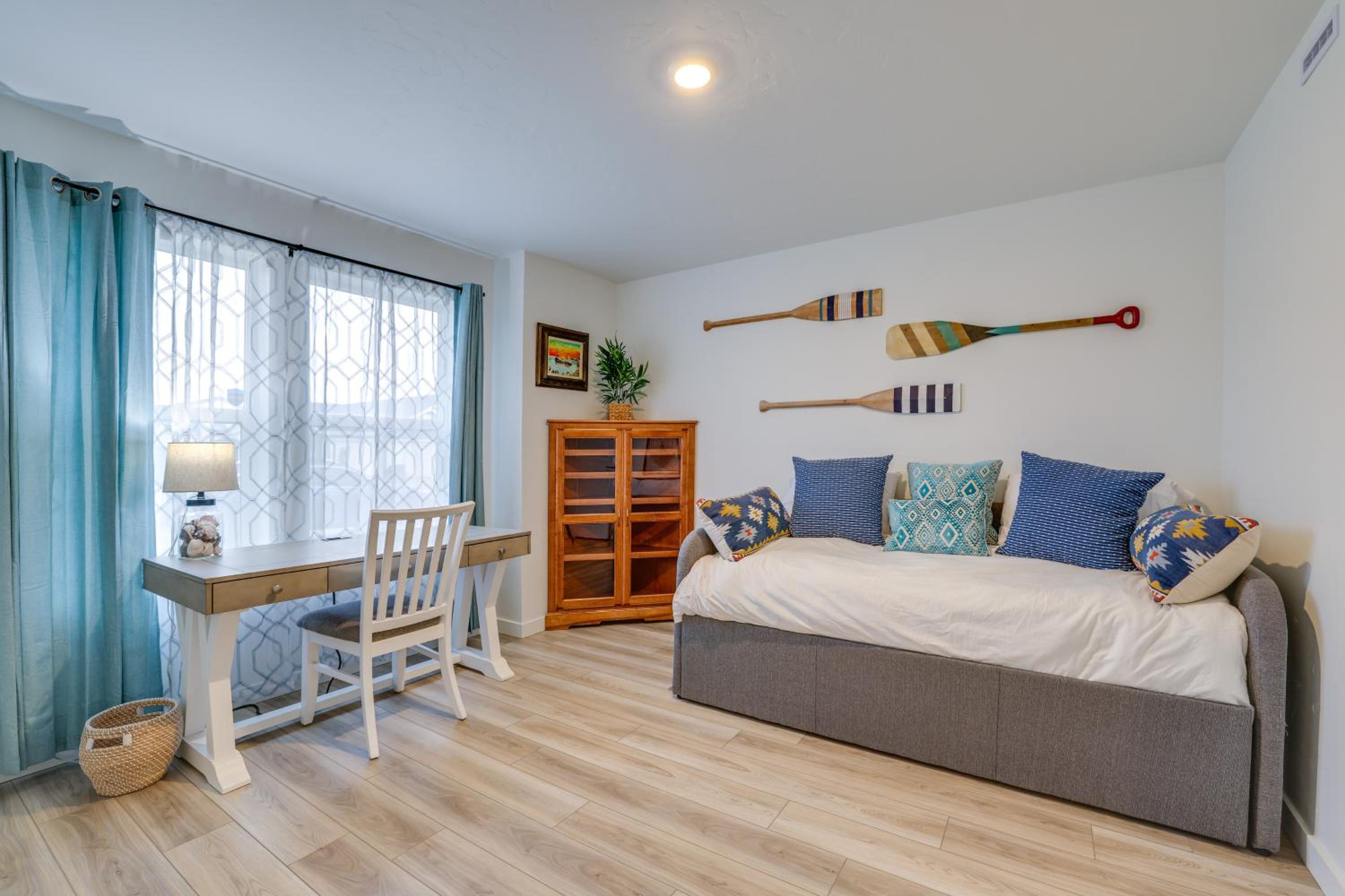 Newly Built Home with Yard, 4 Mi to Dtwn Caldwell!
