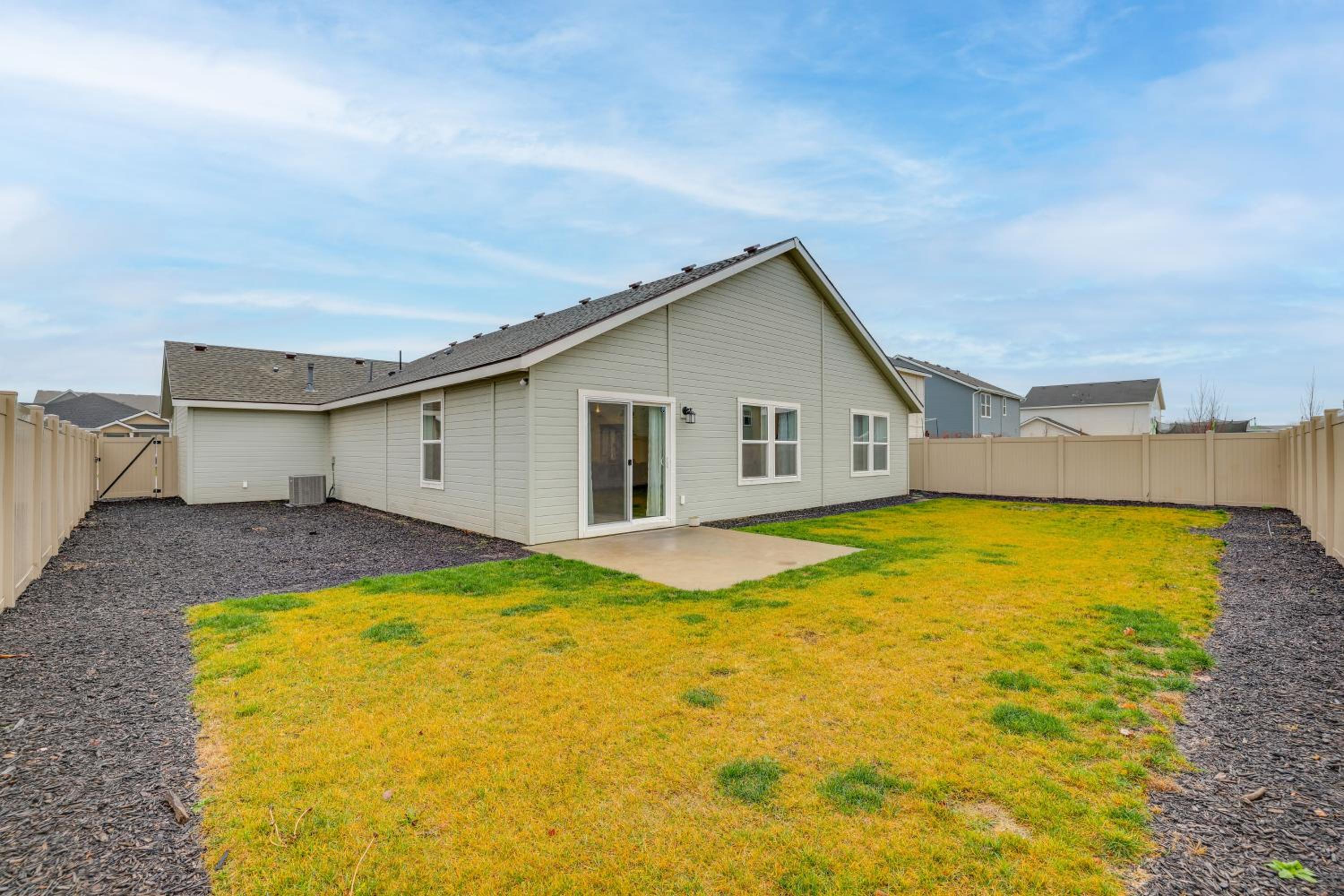 Newly Built Home with Yard, 4 Mi to Dtwn Caldwell!