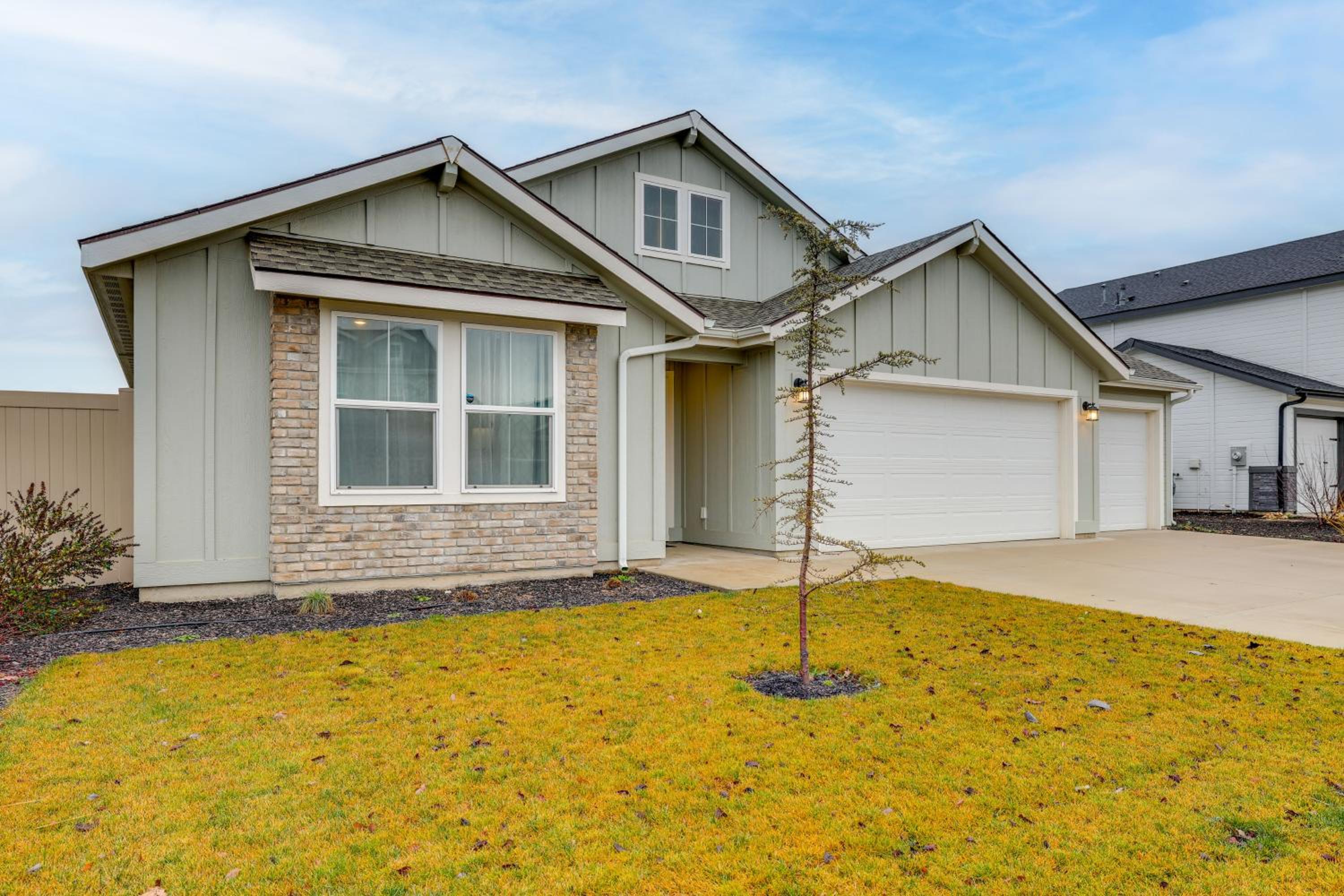 Newly Built Home with Yard, 4 Mi to Dtwn Caldwell!