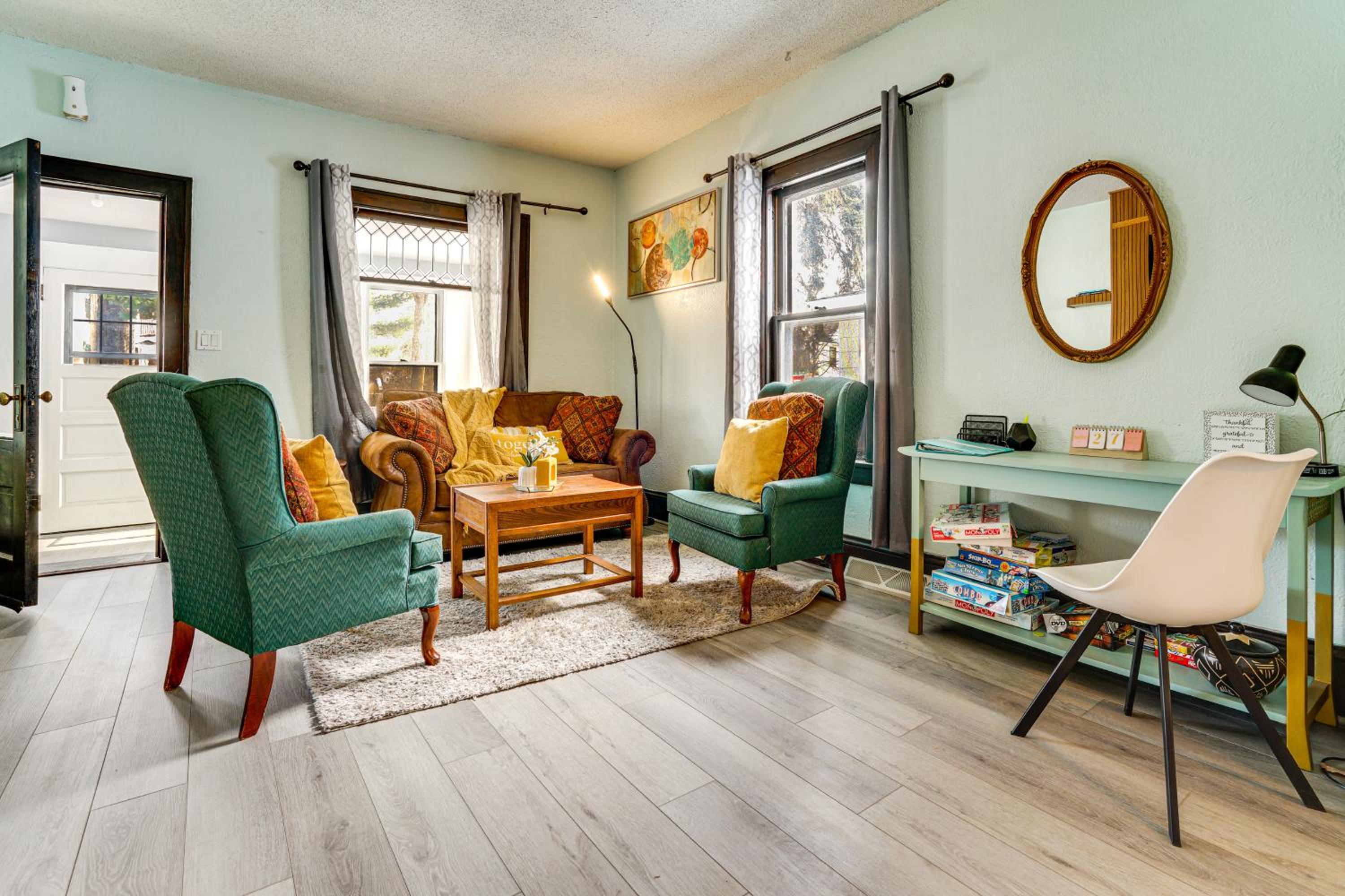 2 Mi to Nordeast Breweries Cozy Minneapolis Home