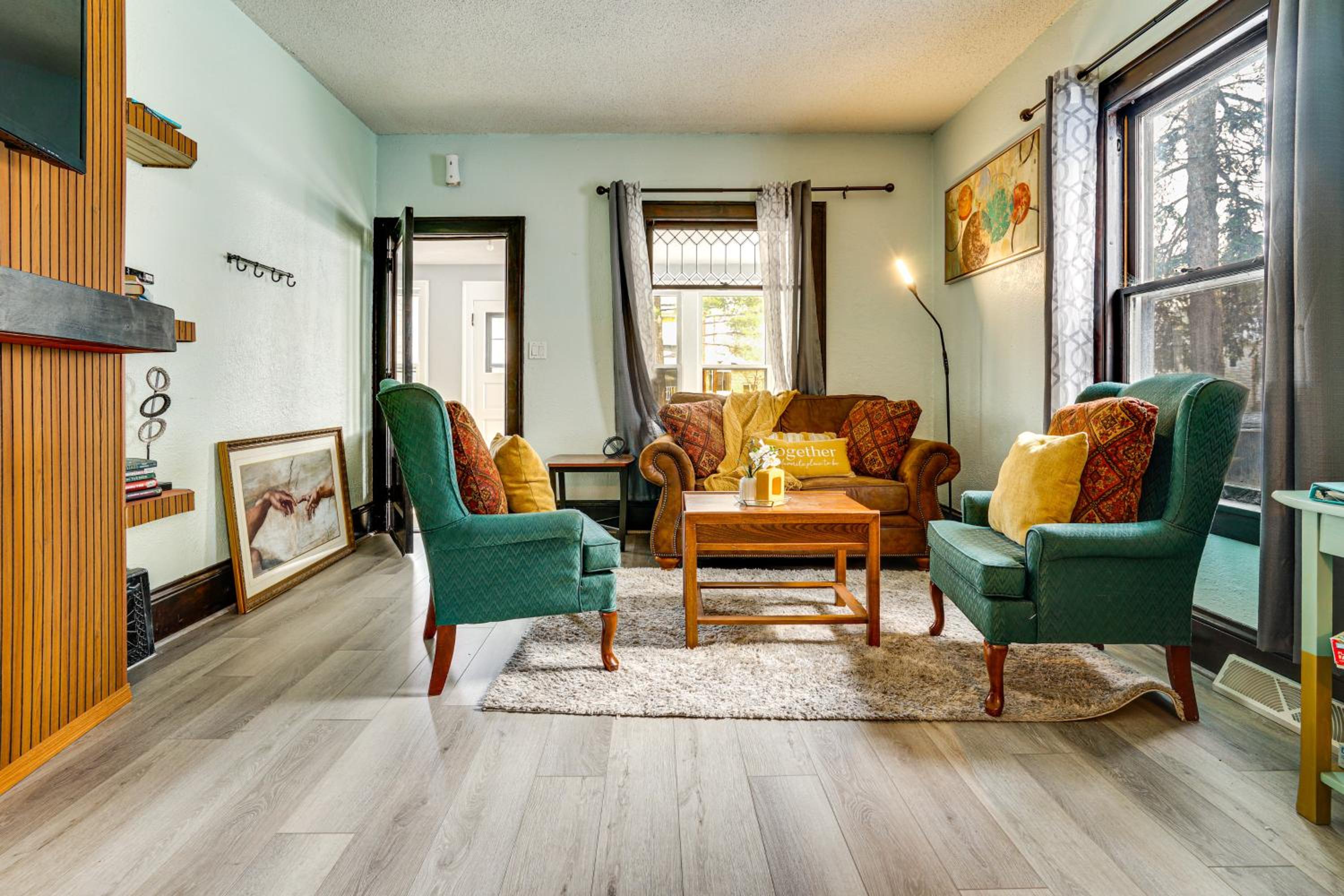 2 Mi to Nordeast Breweries Cozy Minneapolis Home