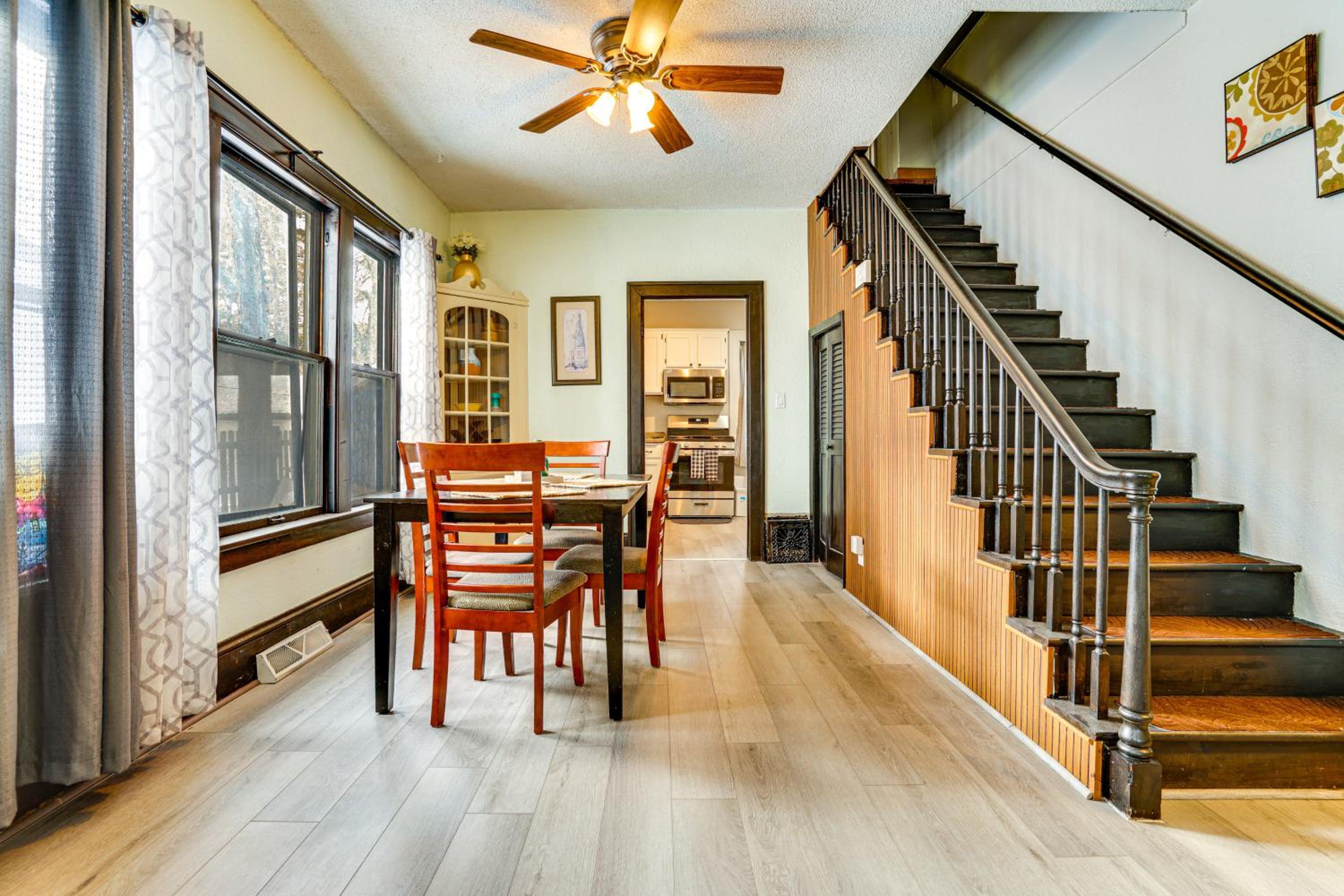 2 Mi to Nordeast Breweries Cozy Minneapolis Home