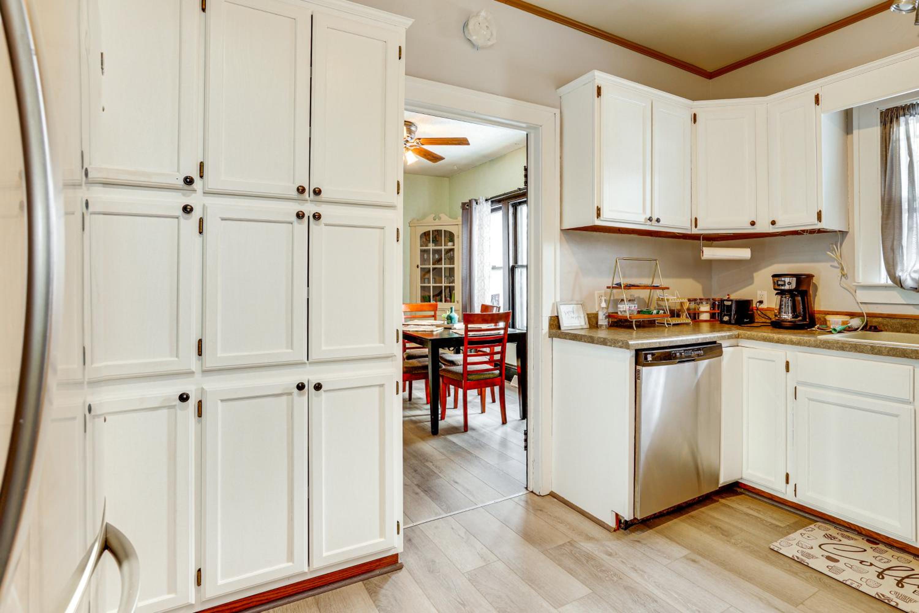 2 Mi to Nordeast Breweries Cozy Minneapolis Home
