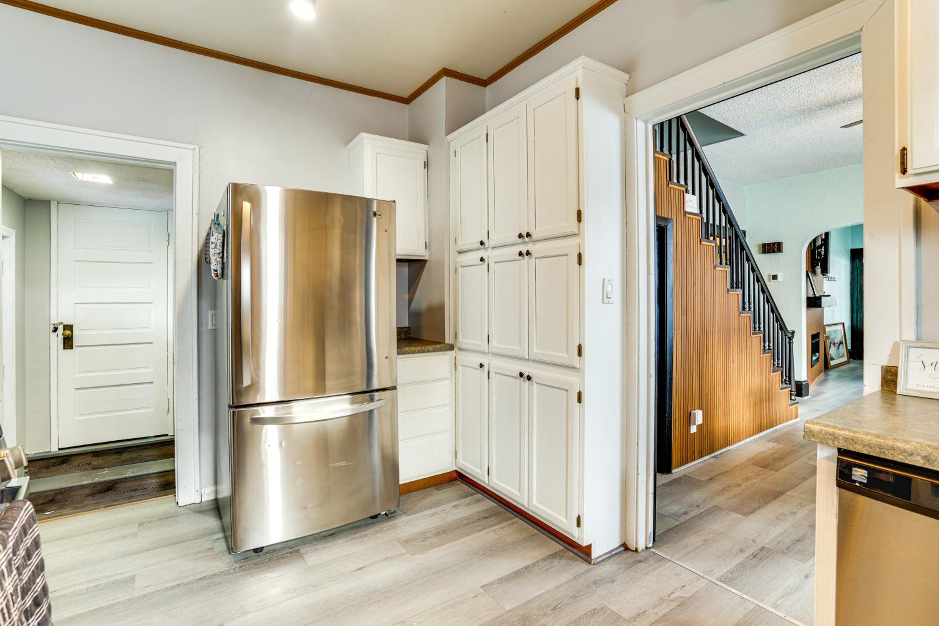2 Mi to Nordeast Breweries Cozy Minneapolis Home