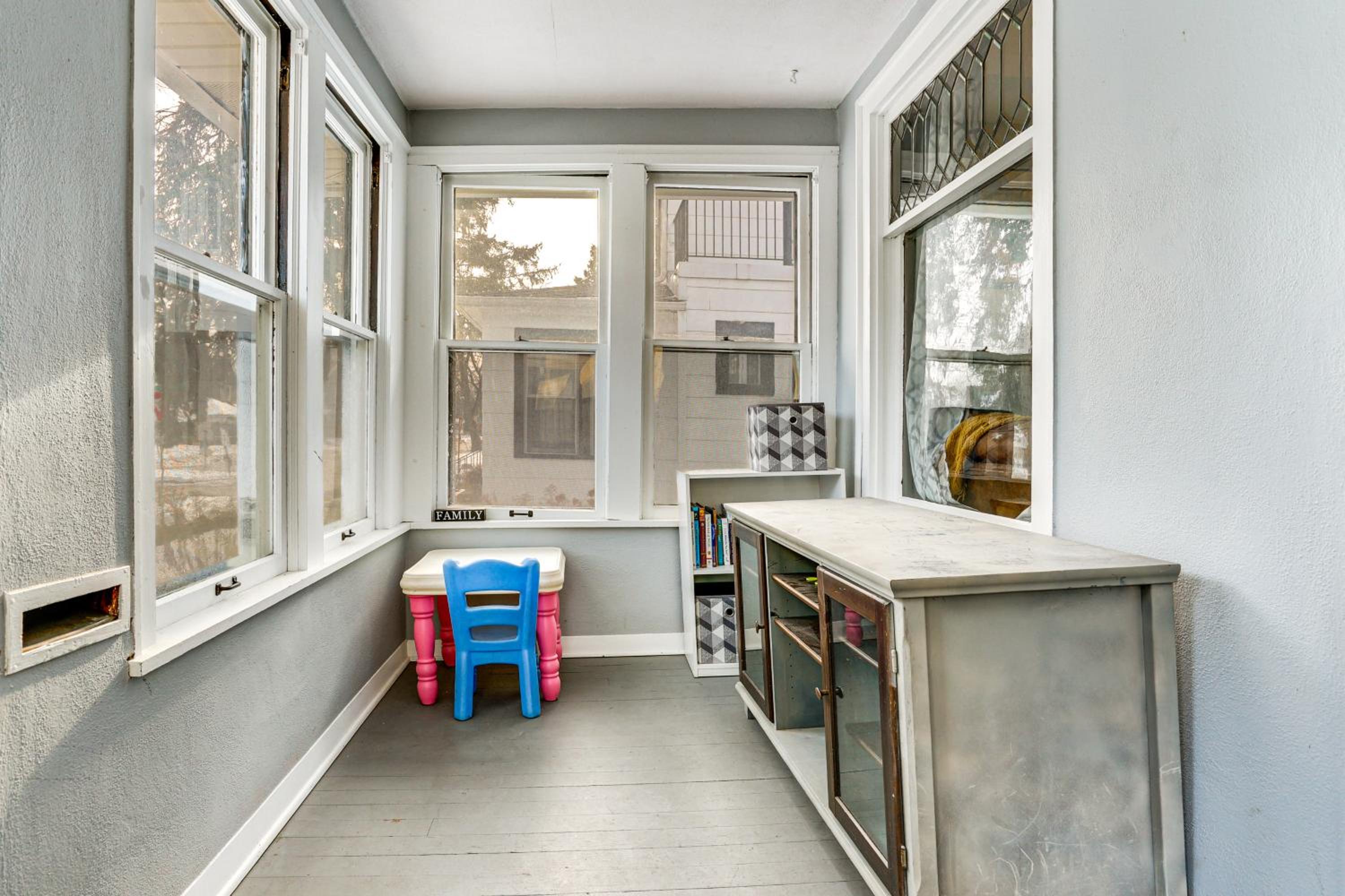 2 Mi to Nordeast Breweries Cozy Minneapolis Home